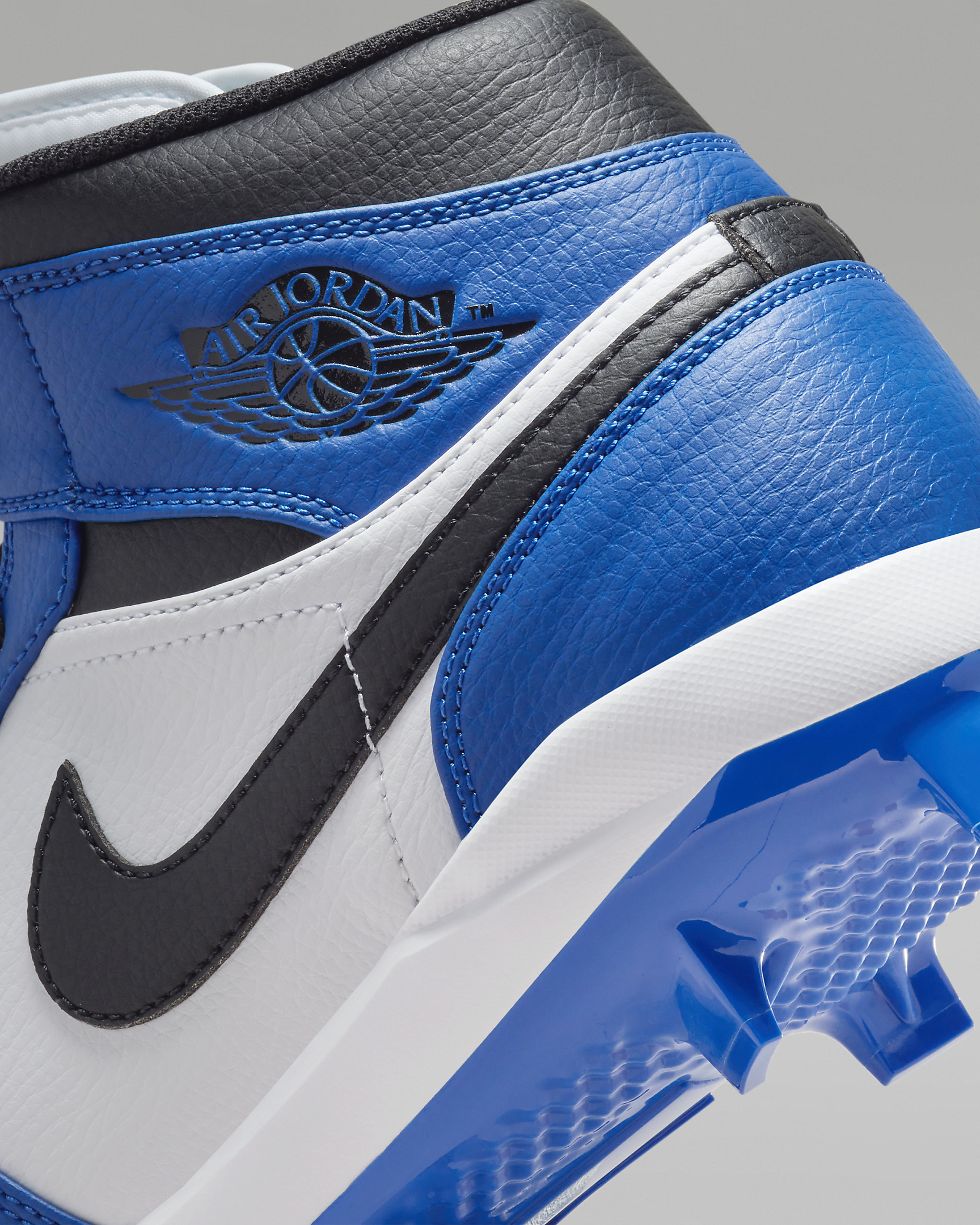 Jordan 1 Retro MCS Men's Baseball Cleats - 9