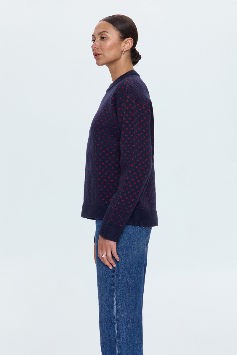 HANNA OVERSIZED SWEATER - NAVY RED HEARTS 5