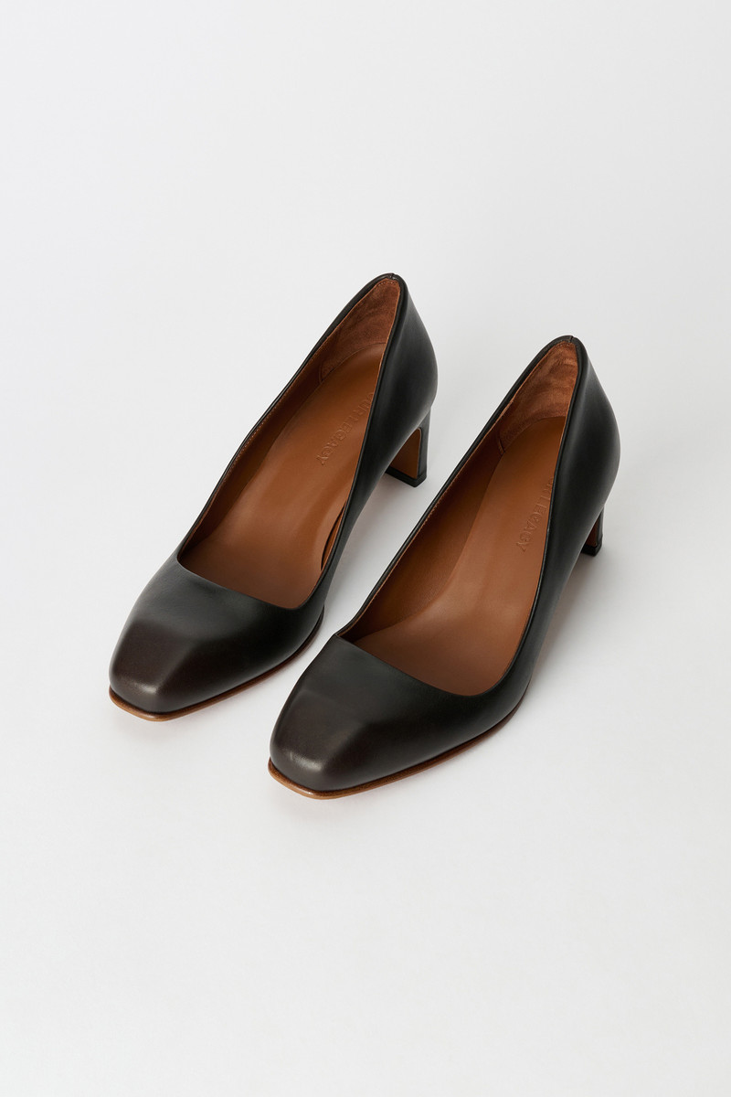 Karasu Pump Dark Chocolate Rich Calfskin 6