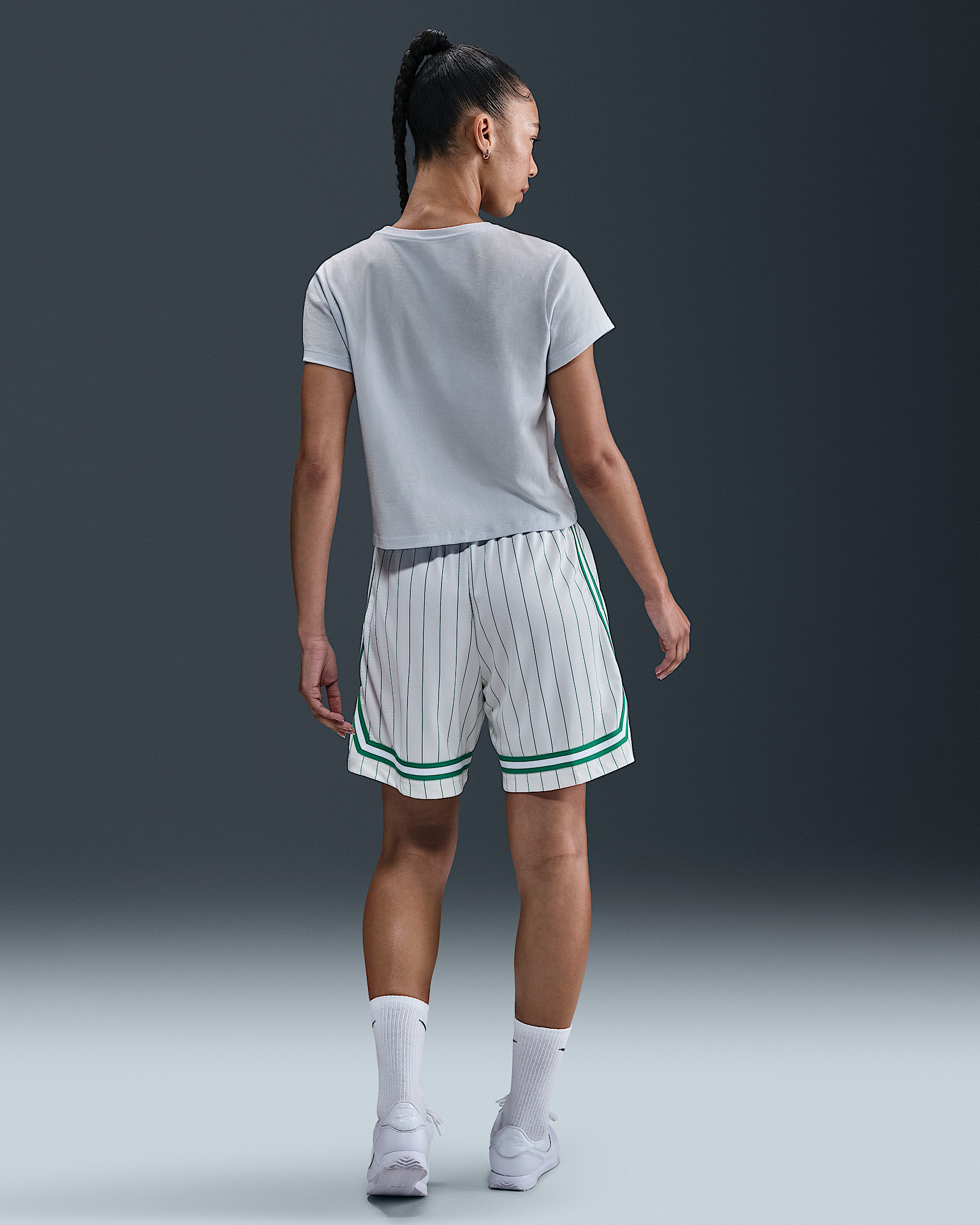 Nike Club Women's Cropped T-Shirt - 5