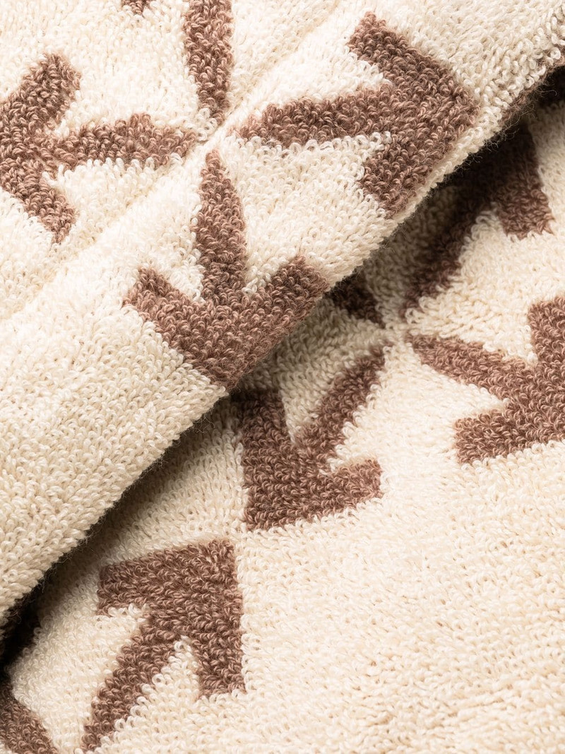 Arrows pattern robe 3