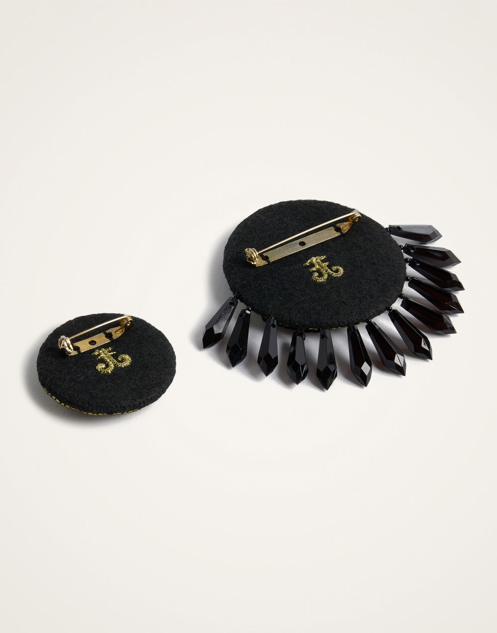 Set Of 2 Pins - 6