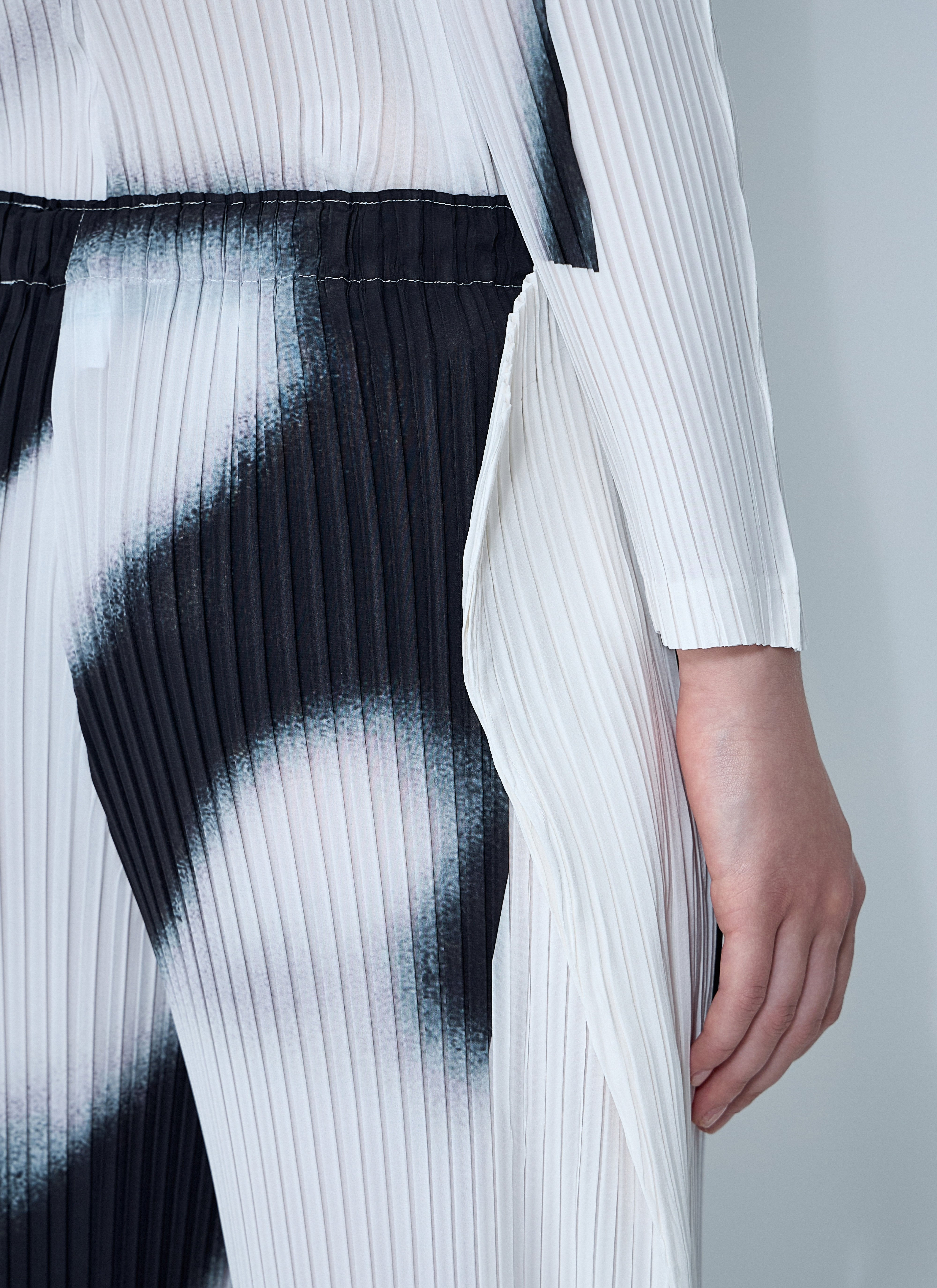 Issey Miyake Women Shadow Study Pants - 5