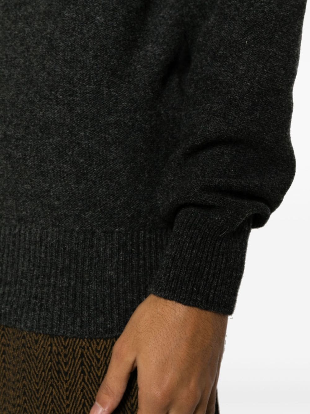 V-neck wool jumper - 5