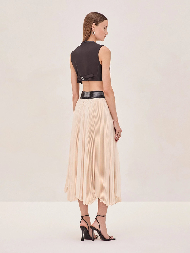 ALEXIS Revel Top outlook