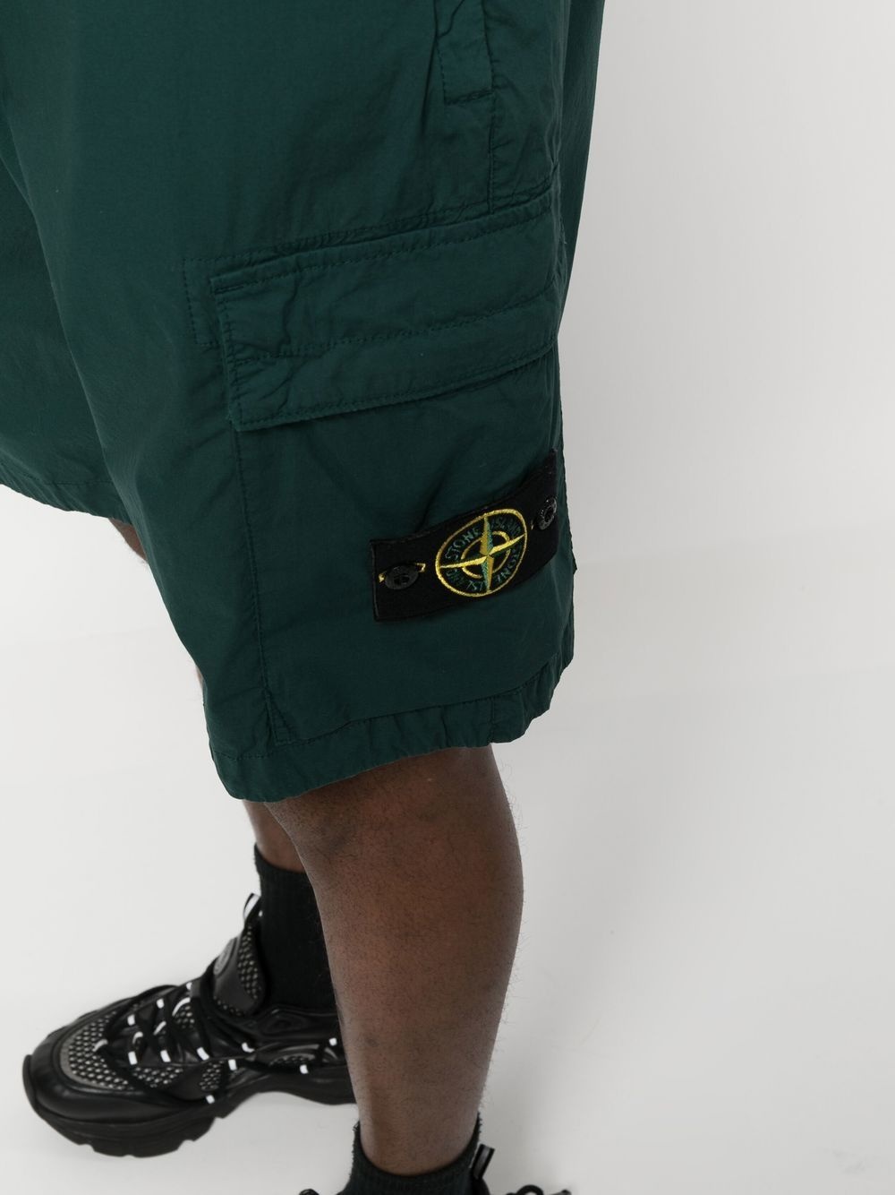 Compass-patch cargo shorts - 5