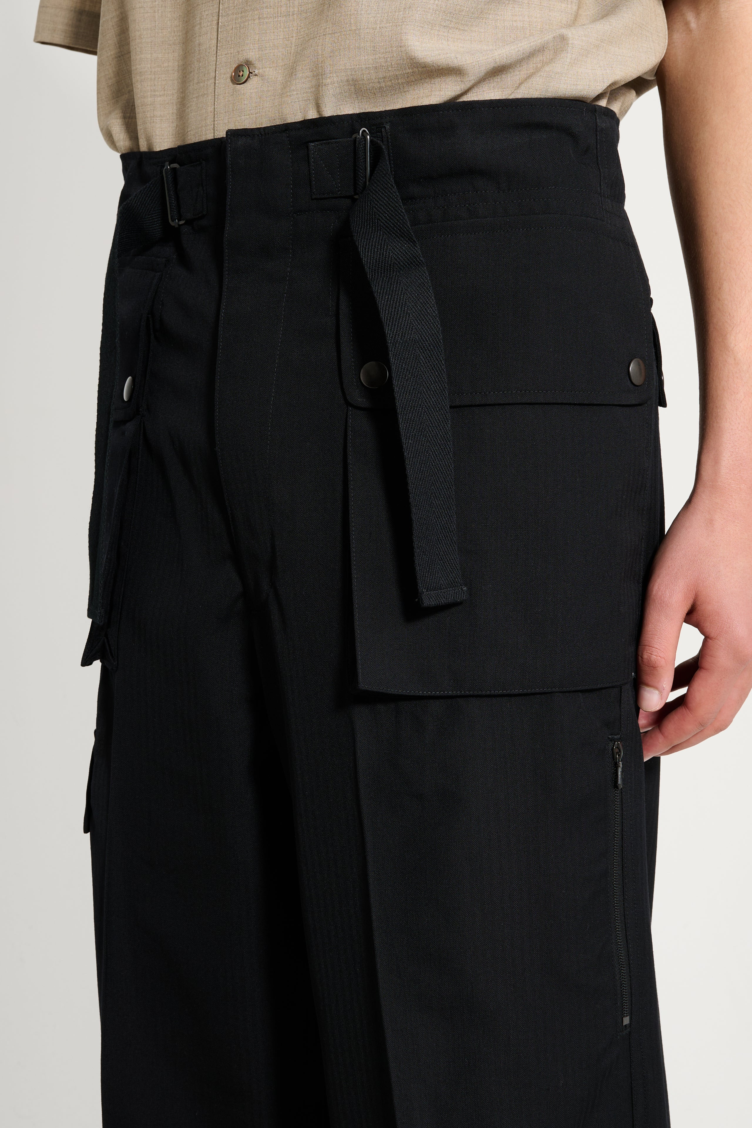 AURALEE WOOL HERRINGBONE CARGO PANTS BLACK - 5