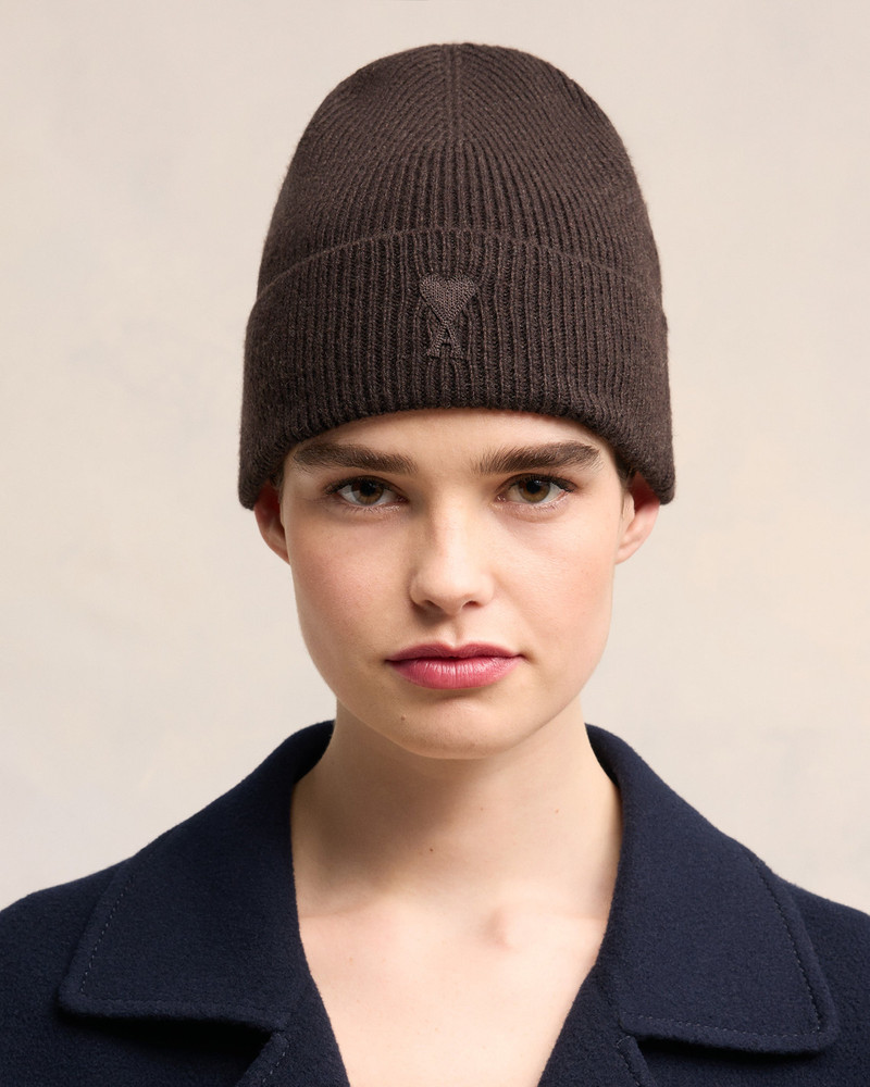 AMI Paris CASHMERE AMI DE COEUR BEANIE outlook