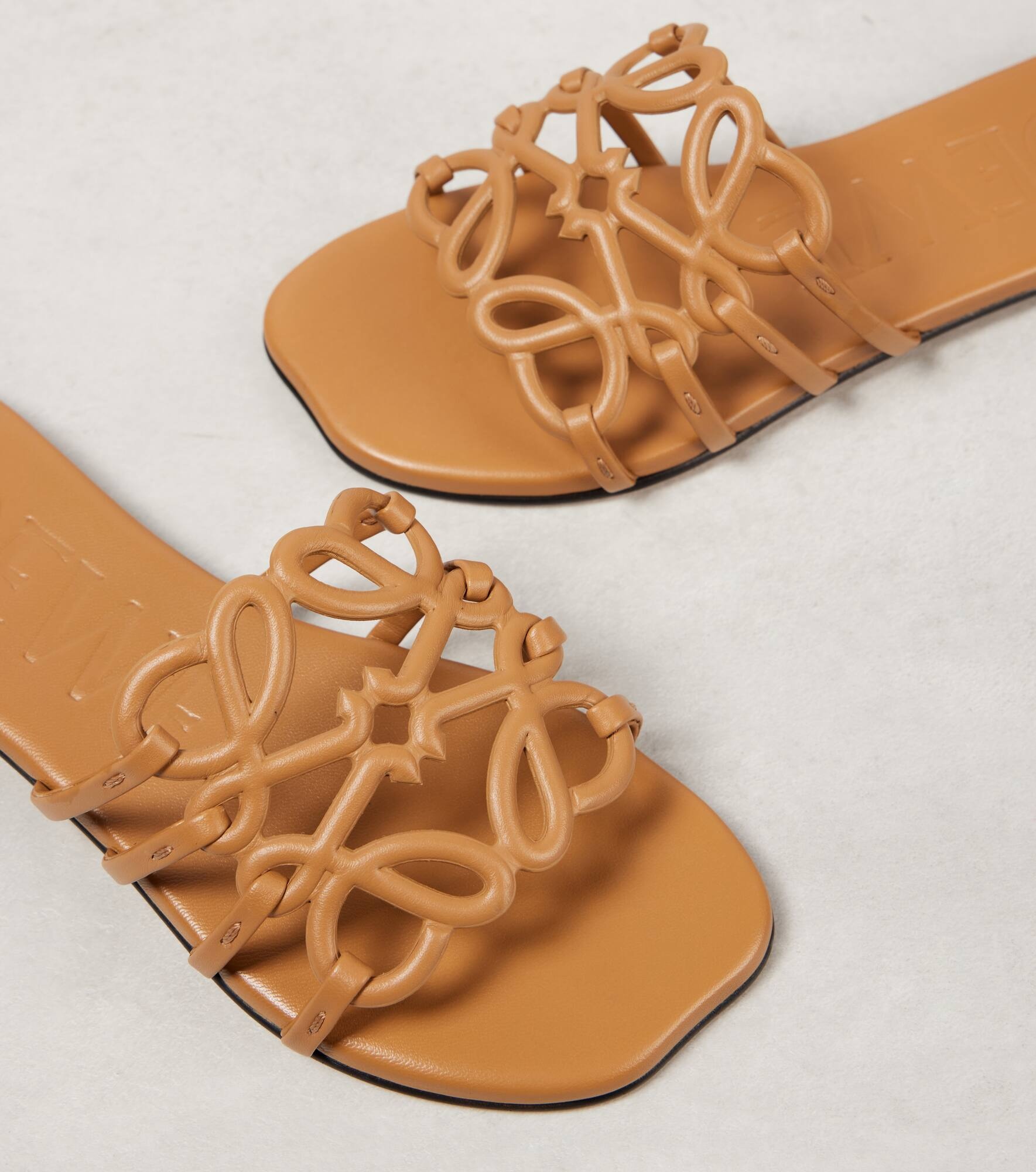 Petal Anagram leather slides - 5