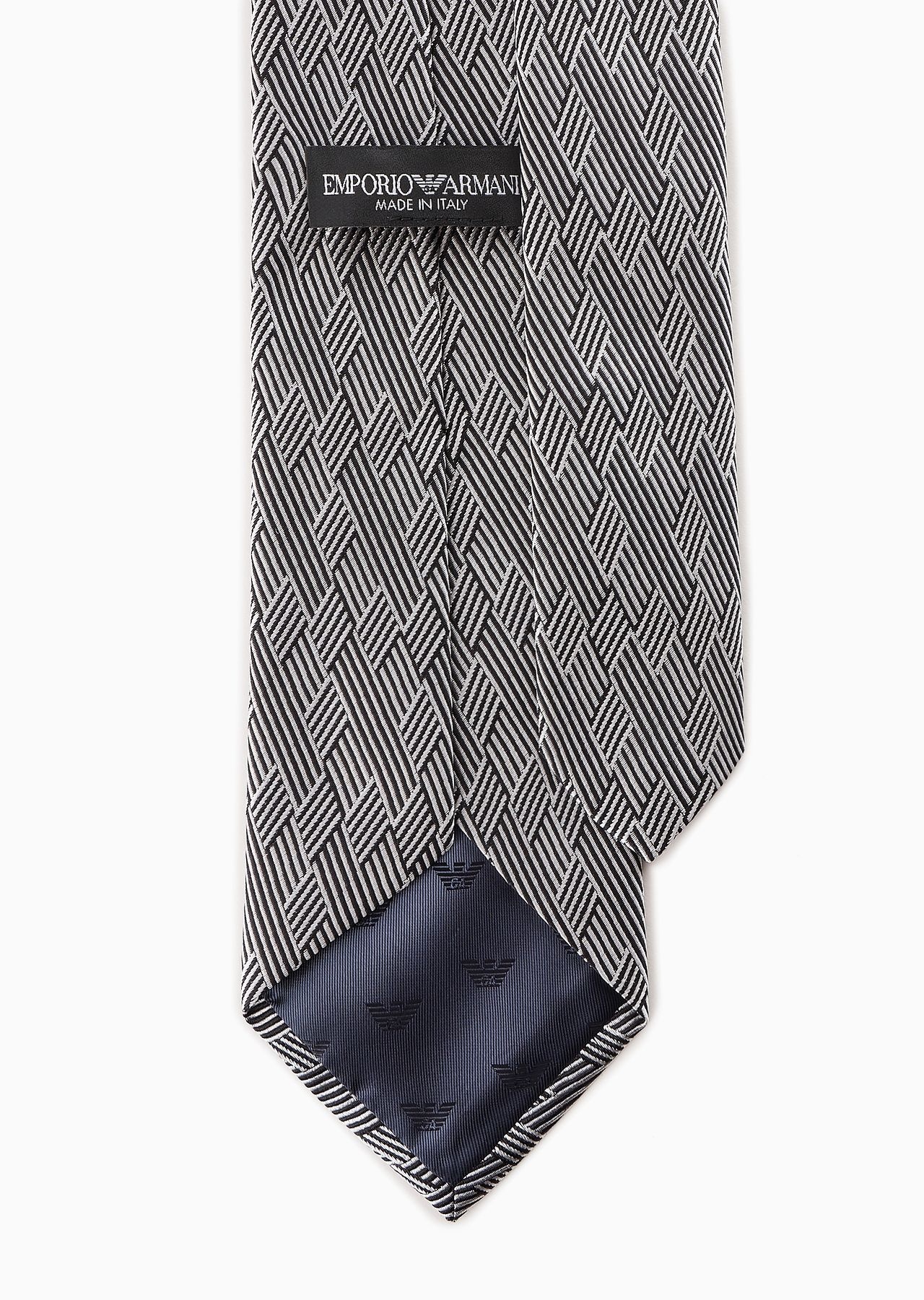 Pure silk tie with jacquard op-art motif - 2