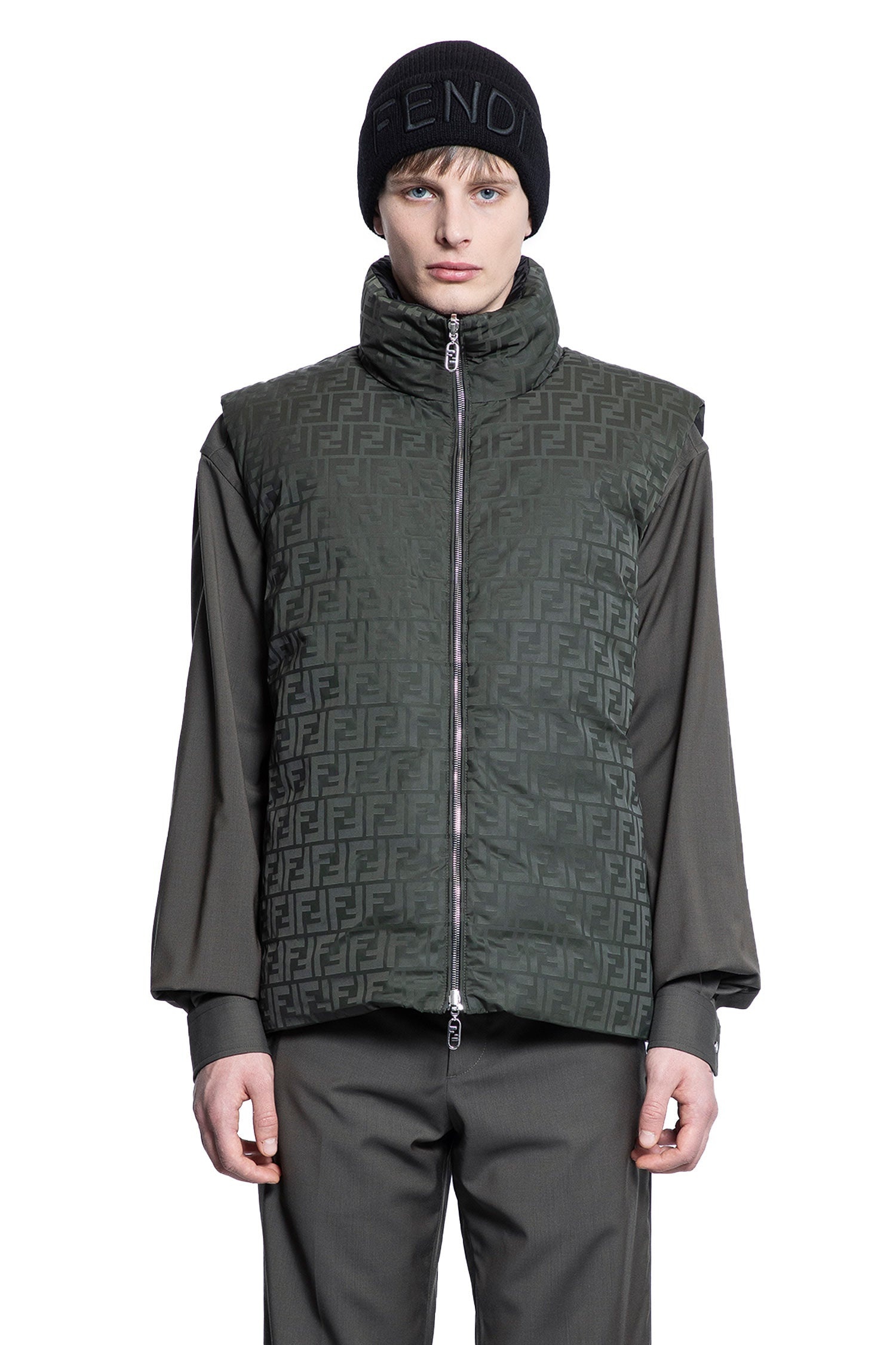 【関税＆送料込み】Fendi Vest Ff Technical Fabric Fendi FF Monogram Embossed Zip-Up Vest – Cettire