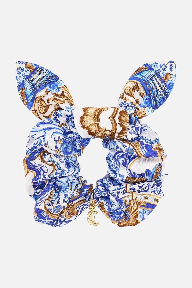 SCRUNCHIE WITH TRINKET - 1
