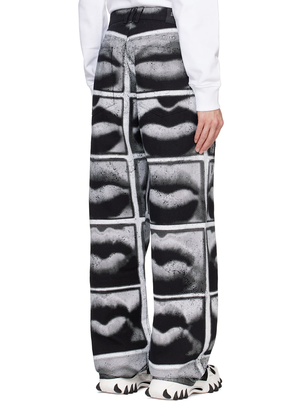Black & White Lips Print Loose Jeans - 3