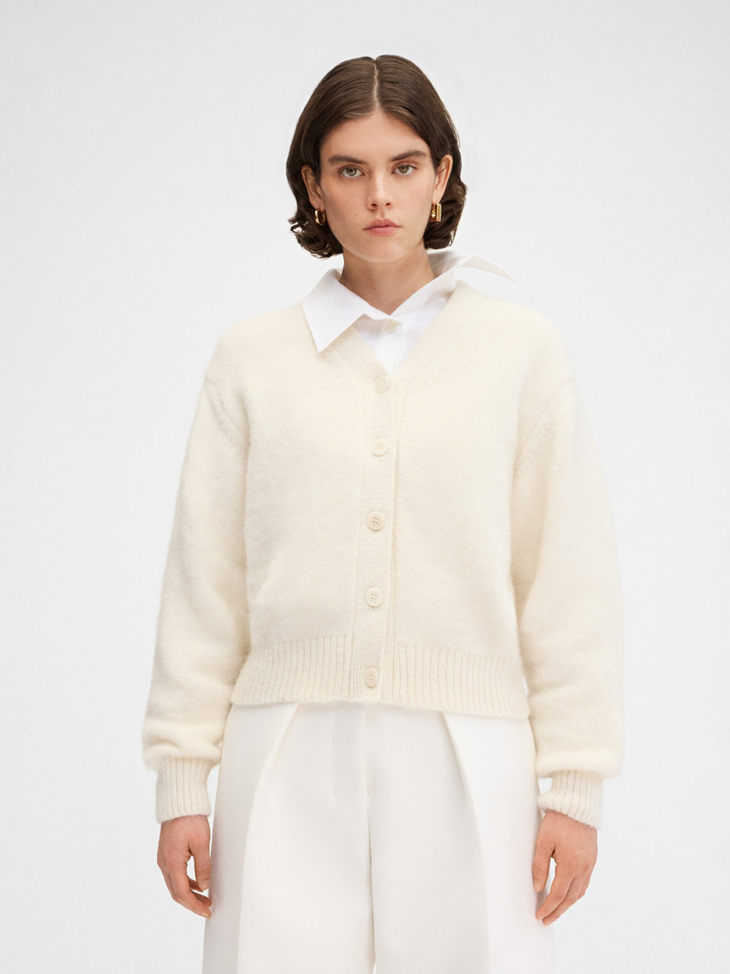 JACQUEMUS The Jacquemus cardigan outlook