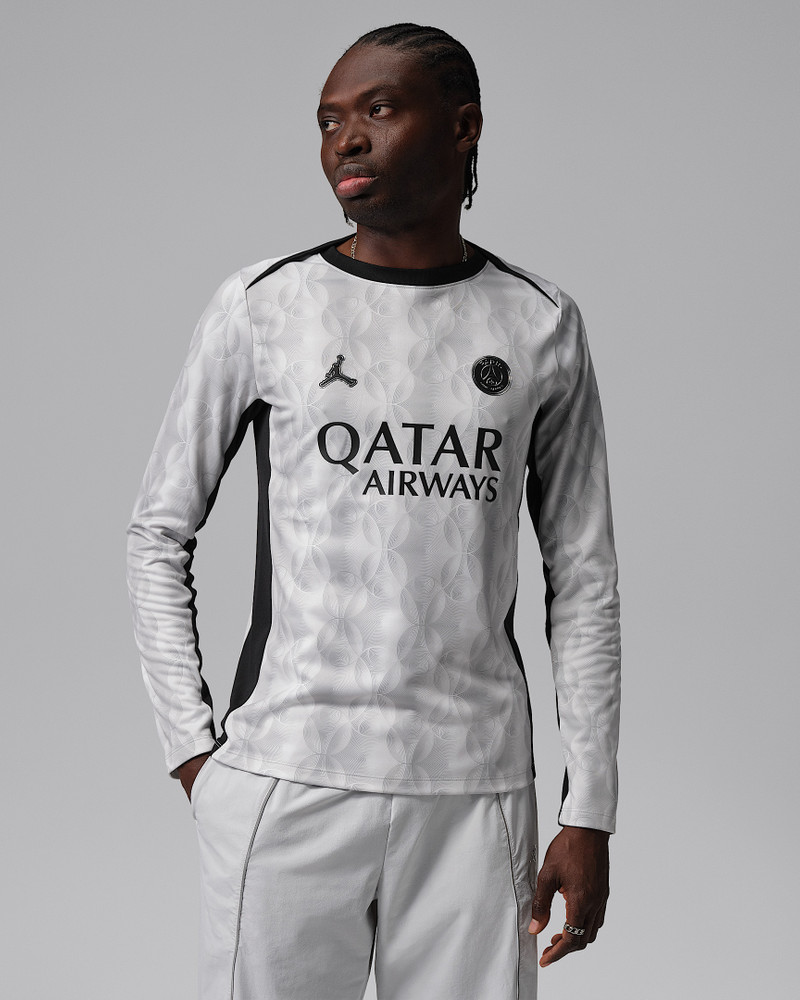 Paris Saint-Germain Academy Pro Night Edition Men's Jordan Dri-FIT Soccer Long-Sleeve Pre-Match Top 1