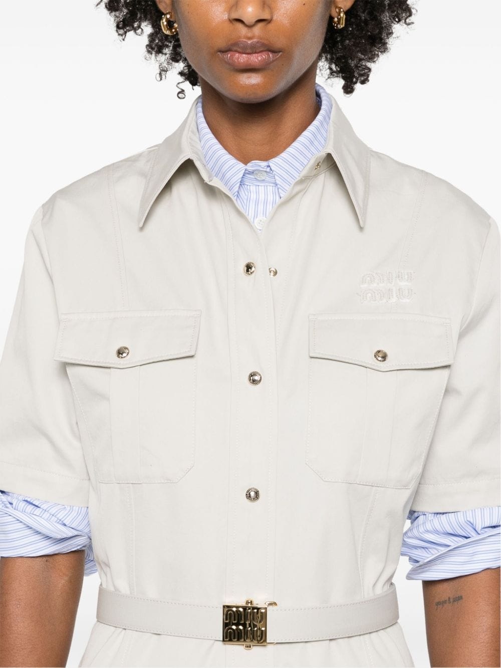 logo-patch shirt dress - 5