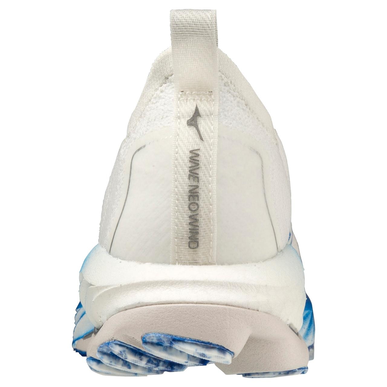 Women's Wave Neo Wind Running Shoe - 5