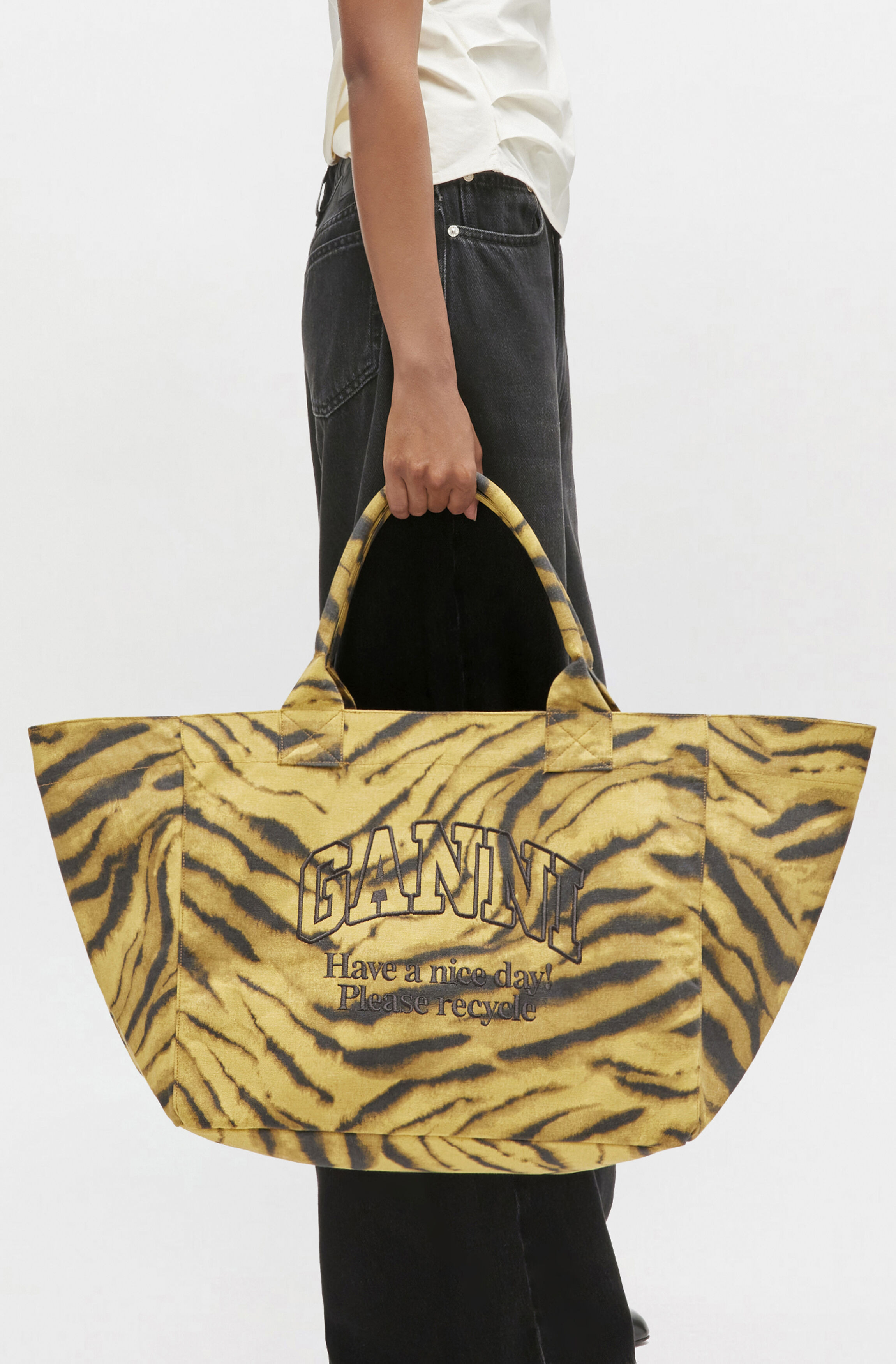 ZEBRA PRINT XXL TOTE - 4