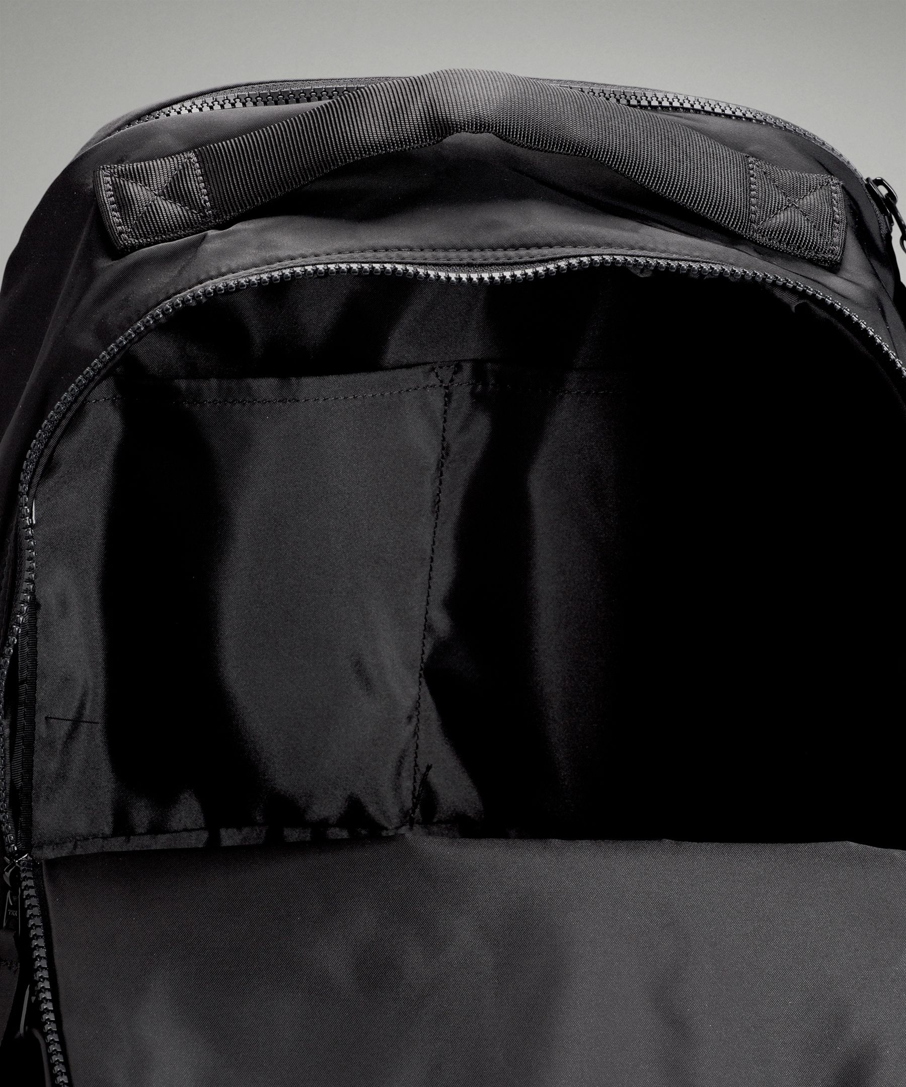 New Crew Backpack 22L *Logo - 6