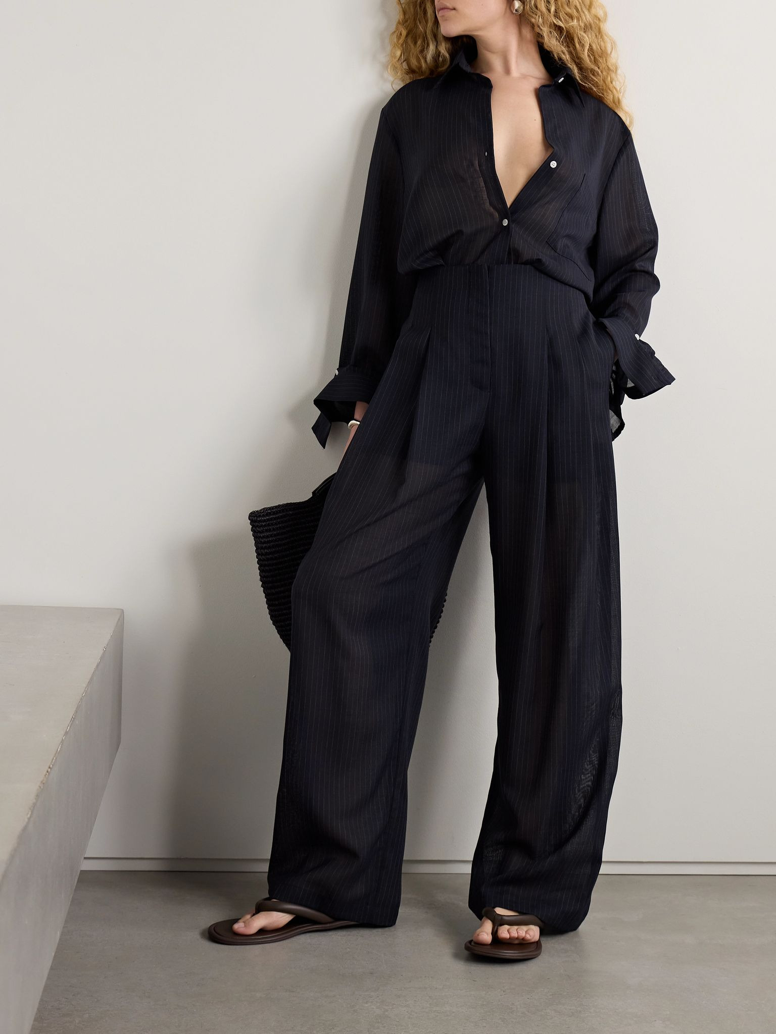 Carrie's pleated pinstriped wool wide-leg pants Navy - 2