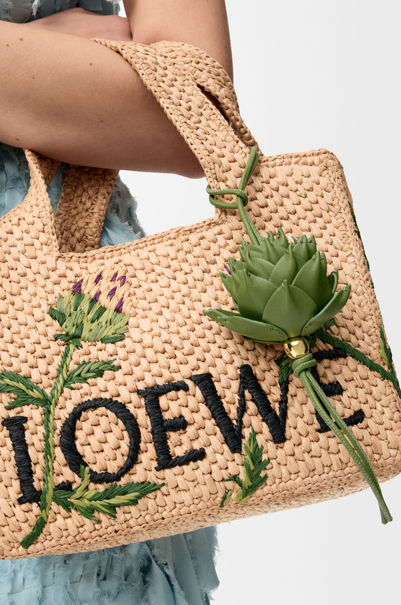 Loewe Artichoke charm in classic calfskin outlook