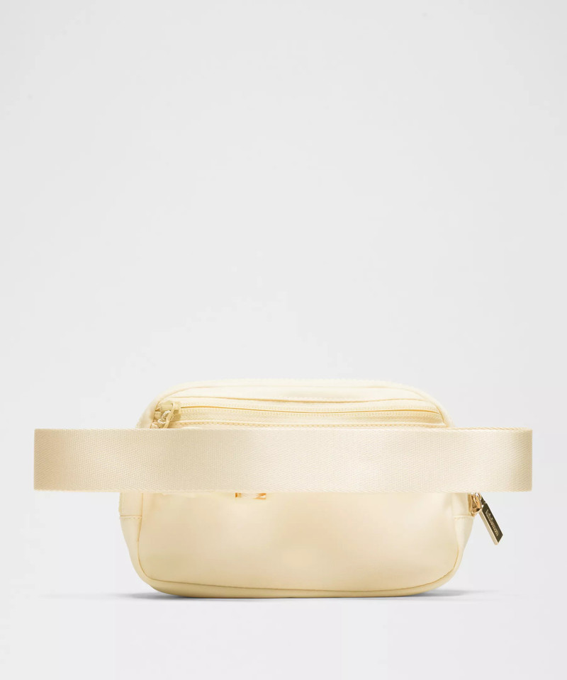 Everywhere Belt Bag with Long Strap 1L 3