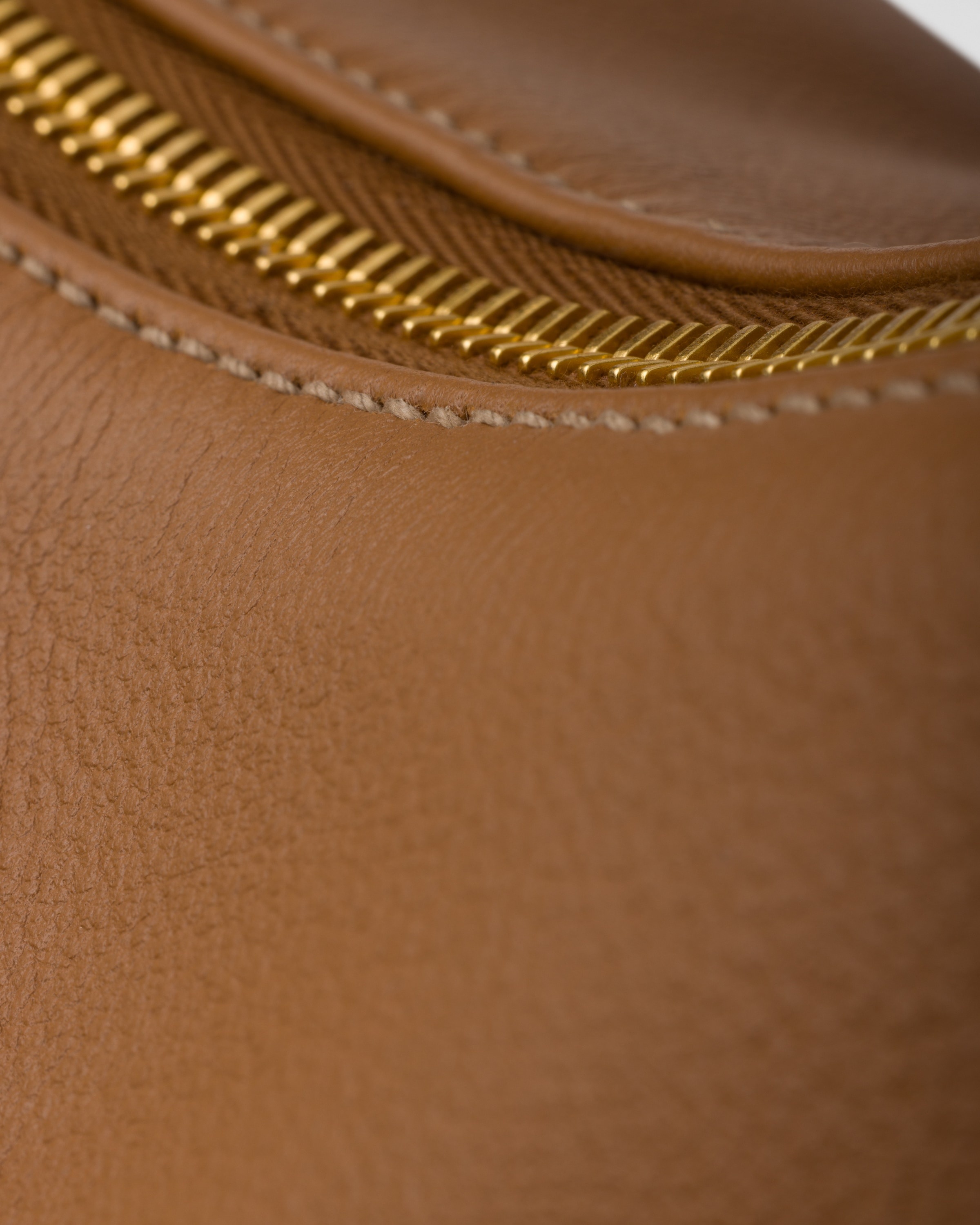 Prada Aimèe large leather shoulder bag - 6