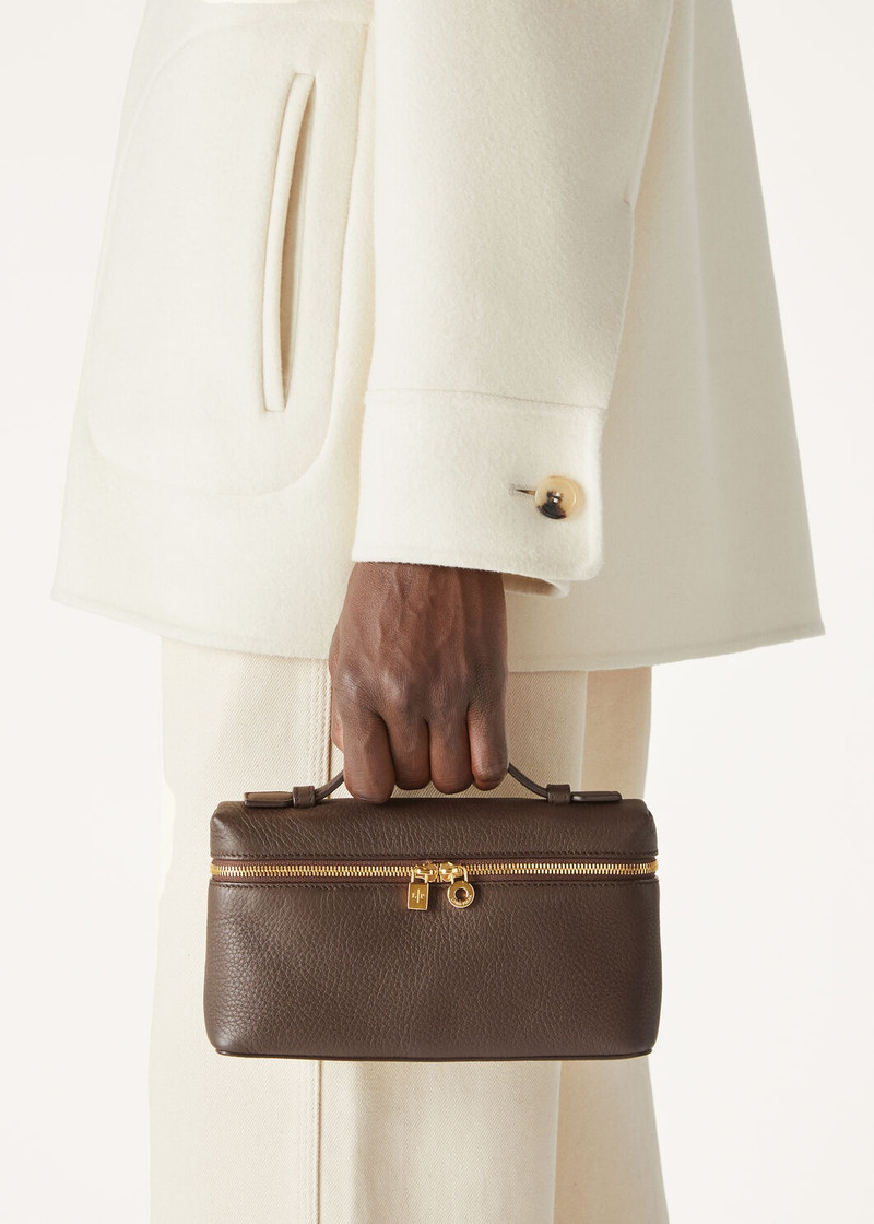 Loro Piana Extra Pocket L19 outlook