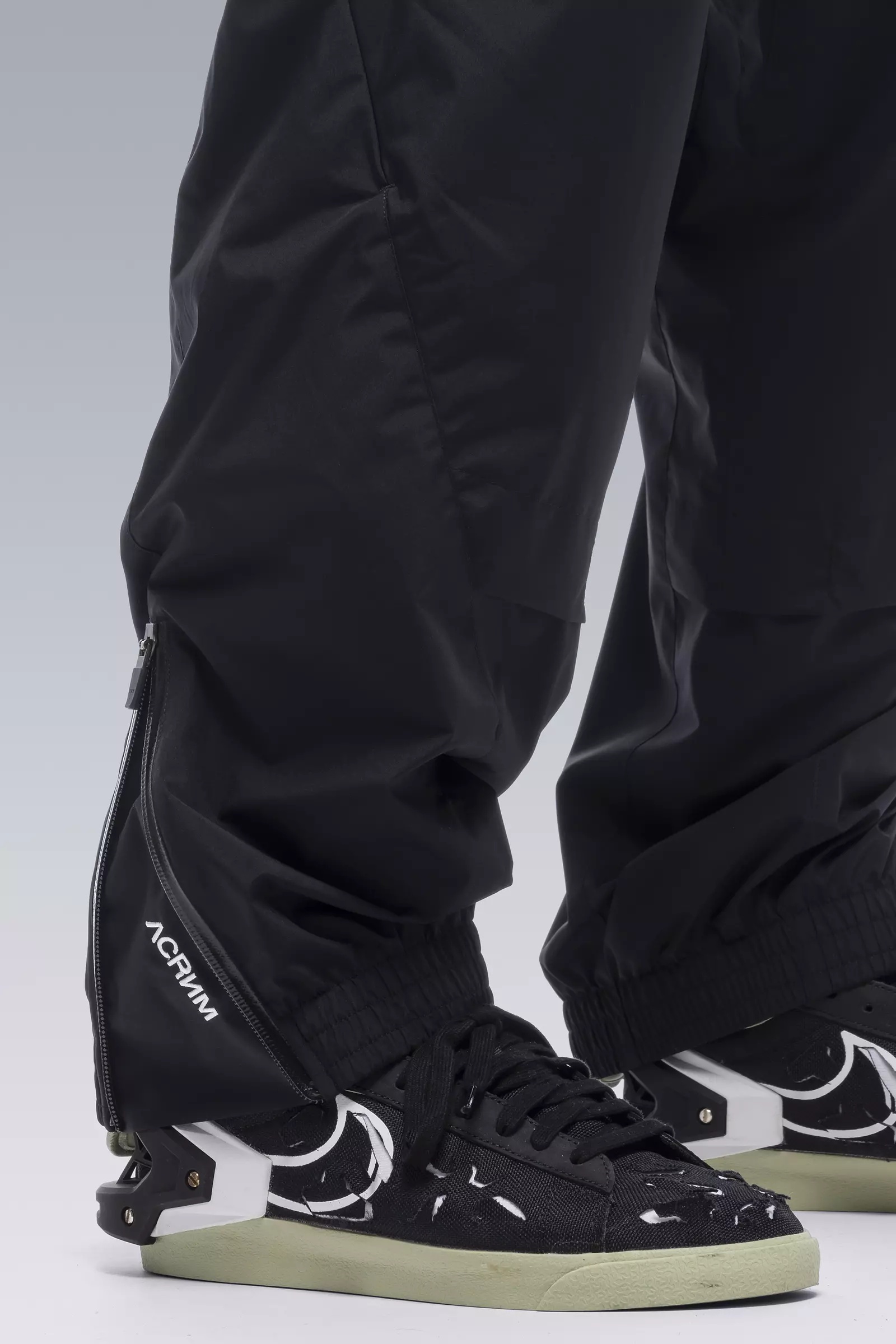 P53-WS 2L Gore-Tex® Windstopper® Insulated Vent Pants Black - 26