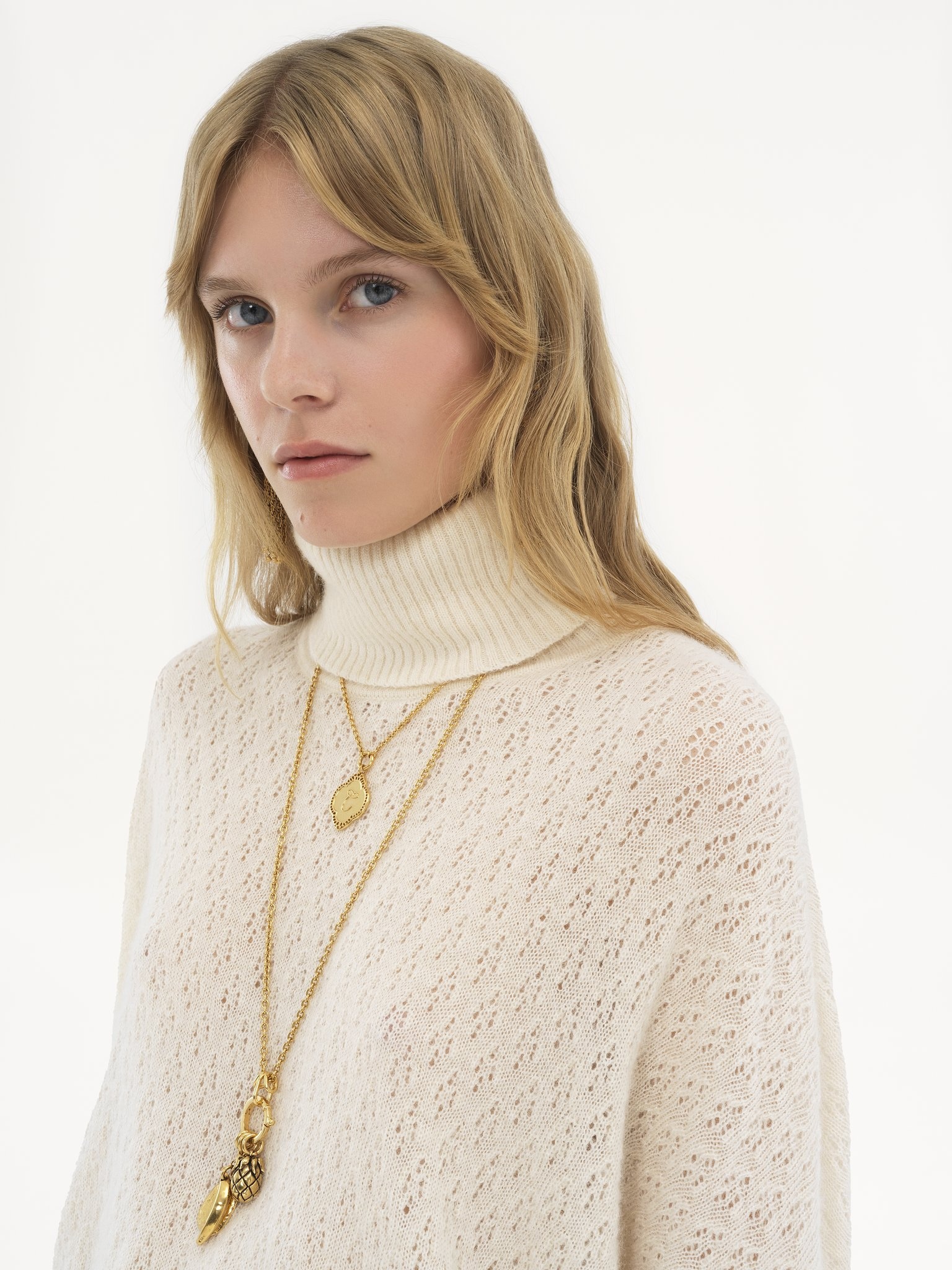 GENEROUS TURTLENECK SWEATER IN POINTELLE KNIT - 6
