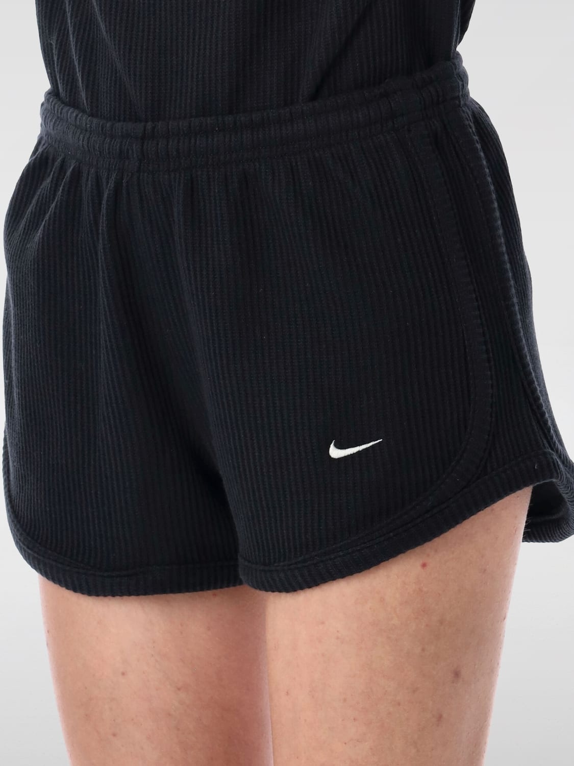 Short woman Nike - 3