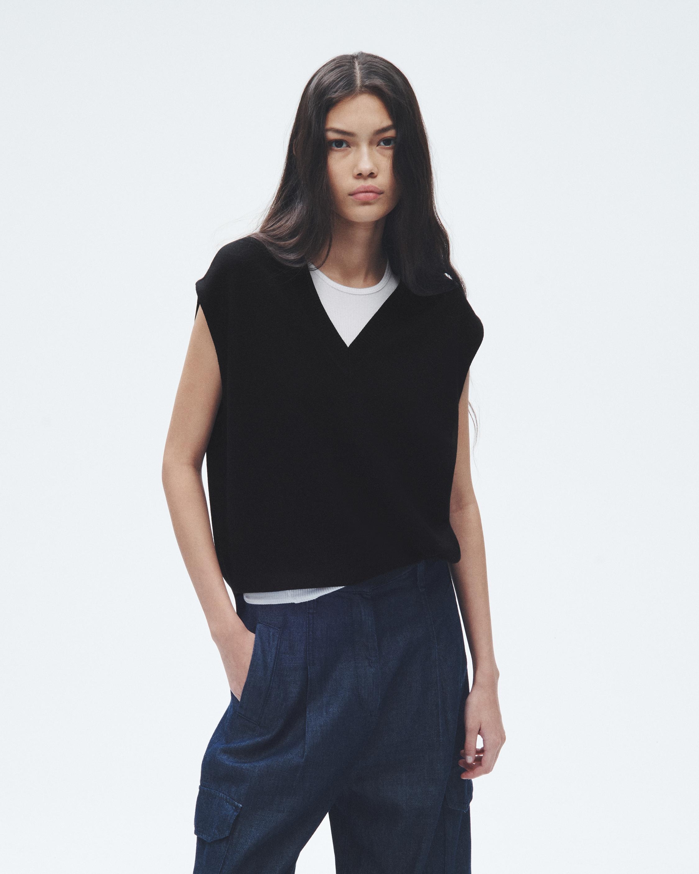 Joy Merino Wool Vest
Relaxed Fit - 2