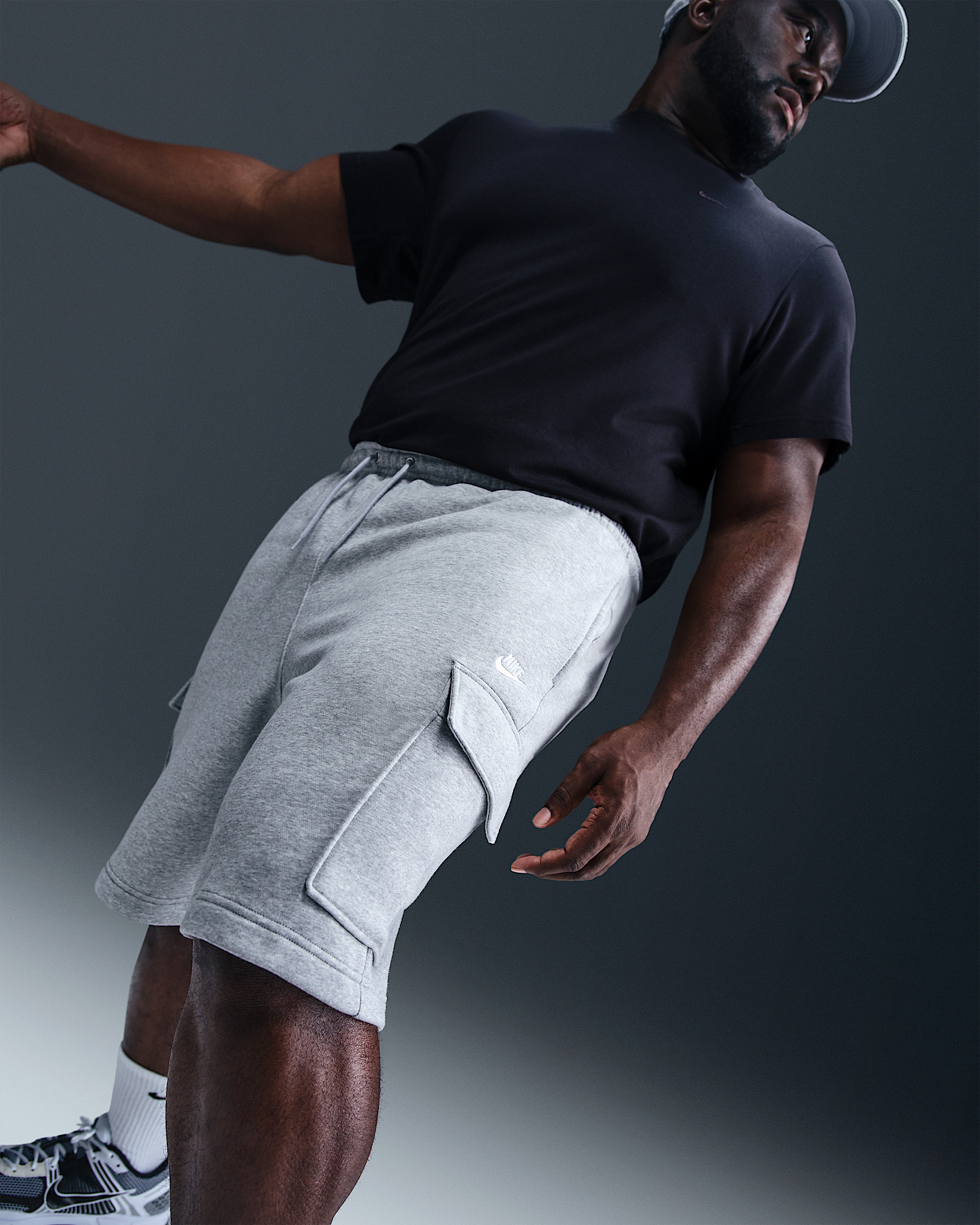 Nike Club Men's Fleece Cargo Shorts - 10