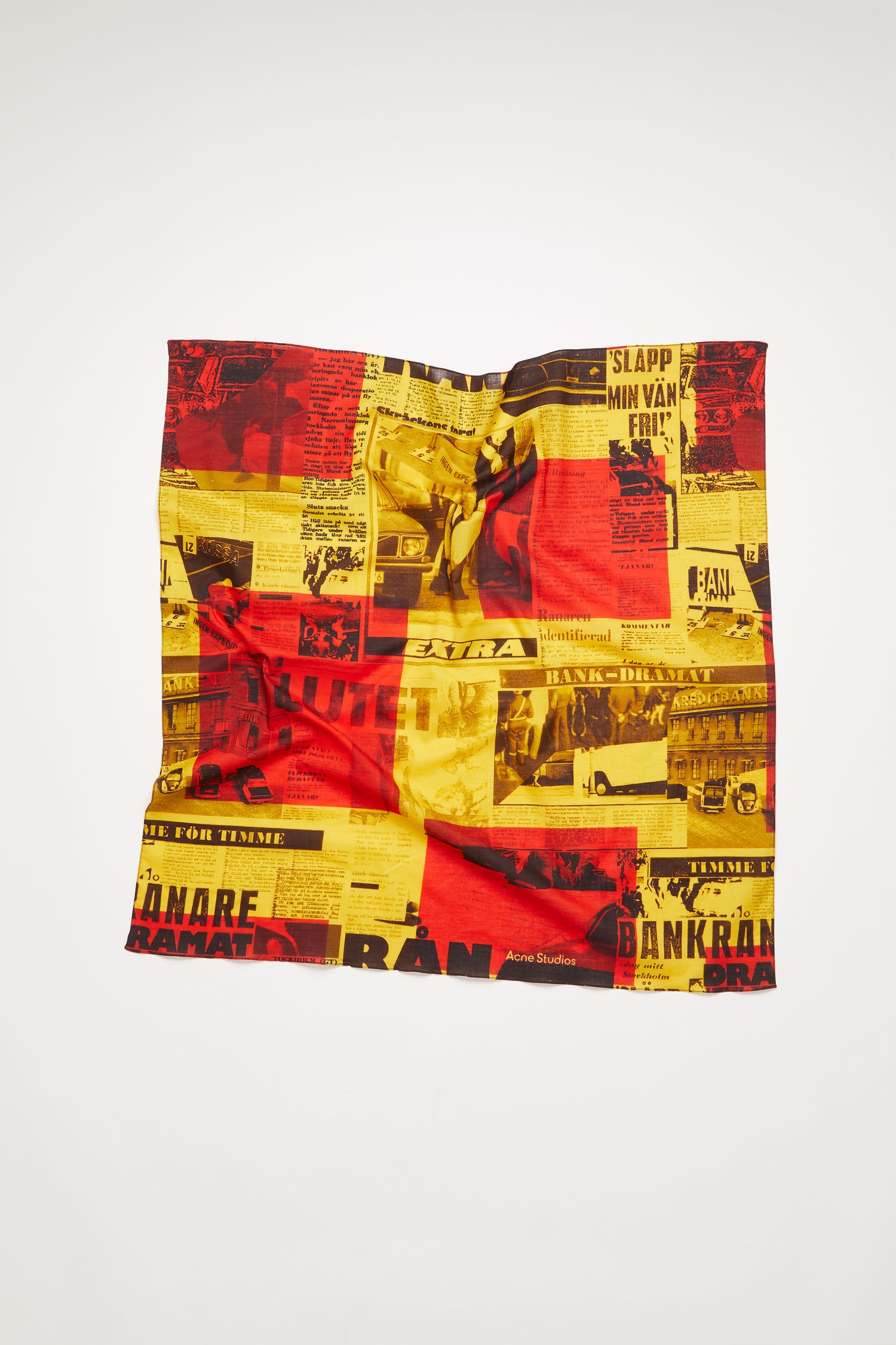 Newspaper-print-scarf﻿ red/yellow - 1