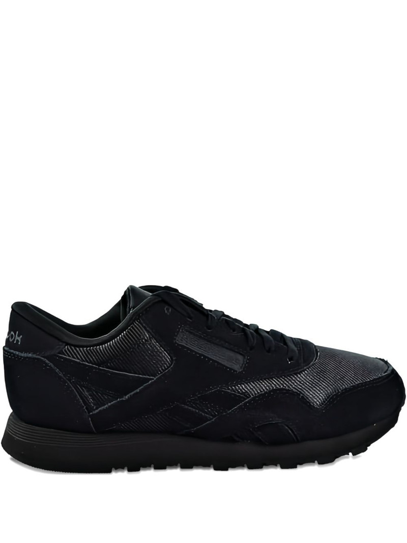 Classic WMNS sneakers 1
