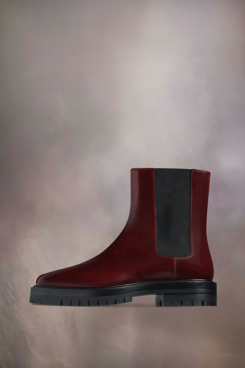 Maison Margiela Tabi Chelsea boot outlook