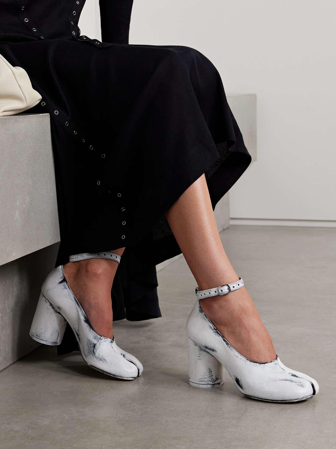 Maison Margiela Tabi split-toe painted leather pumps netaporter