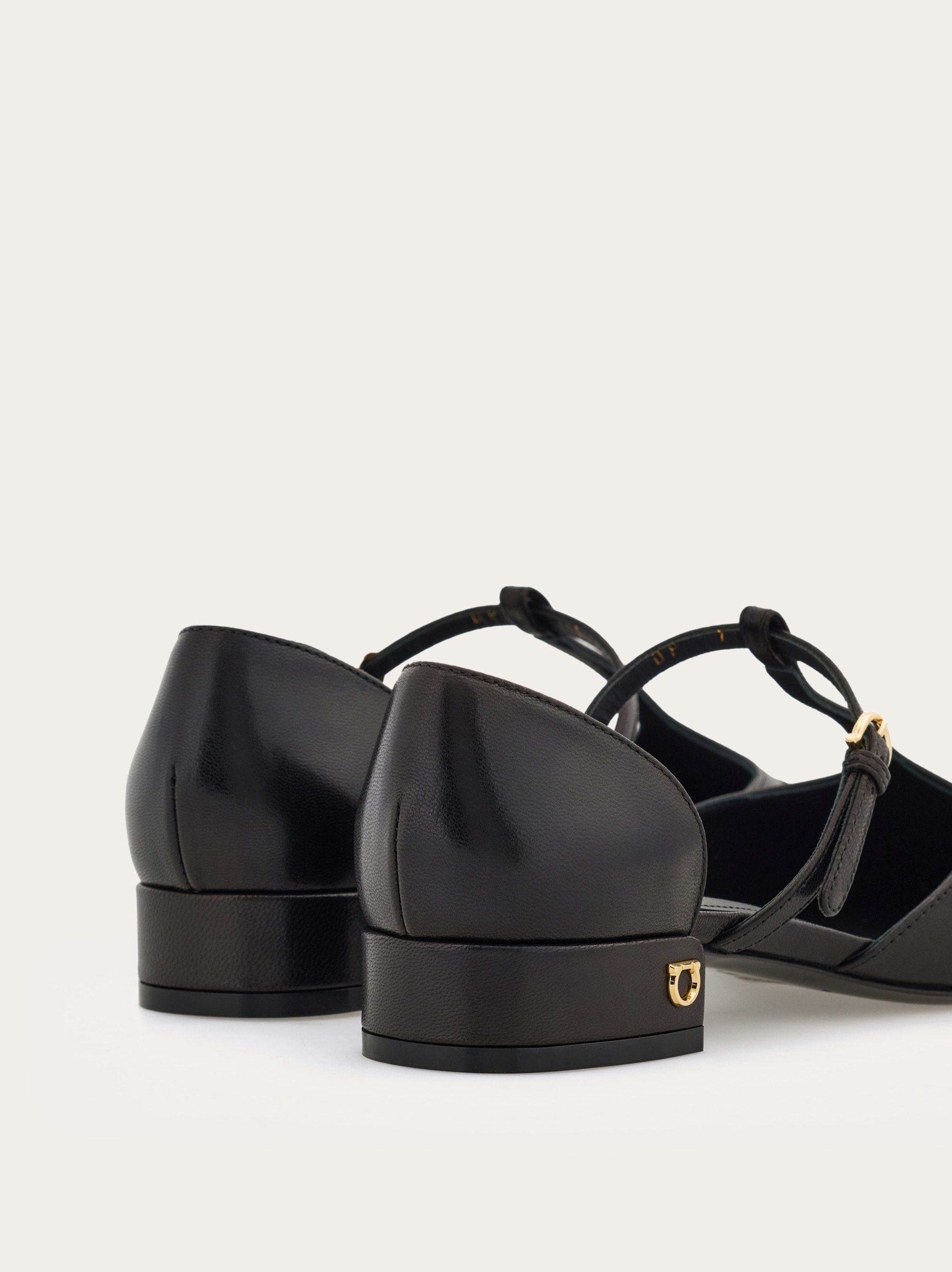 T-strap ballet shoe - 7