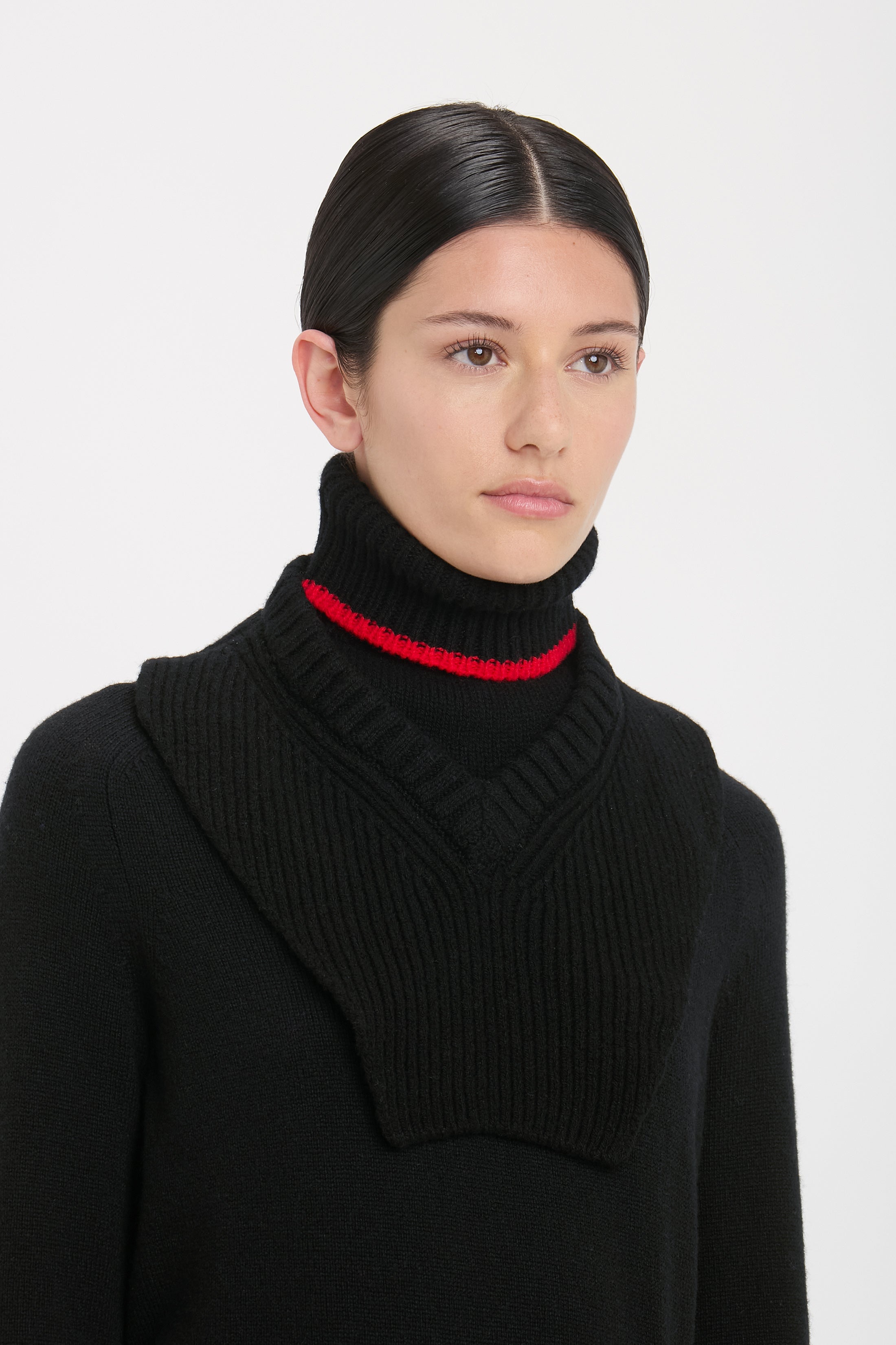 Knitted Polo Neck Bib In Black-Red - 4