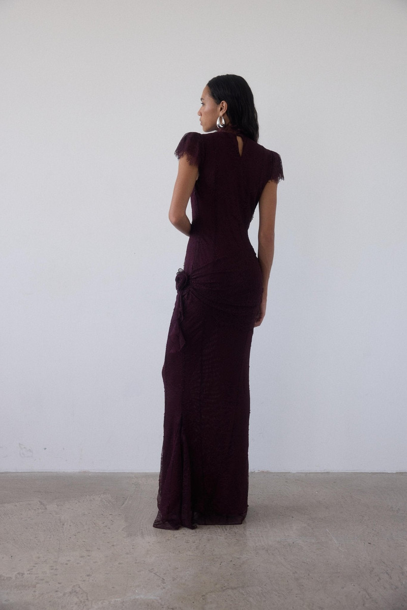 SILENTIUM MAXI DRESS IN MAROON LACE 4