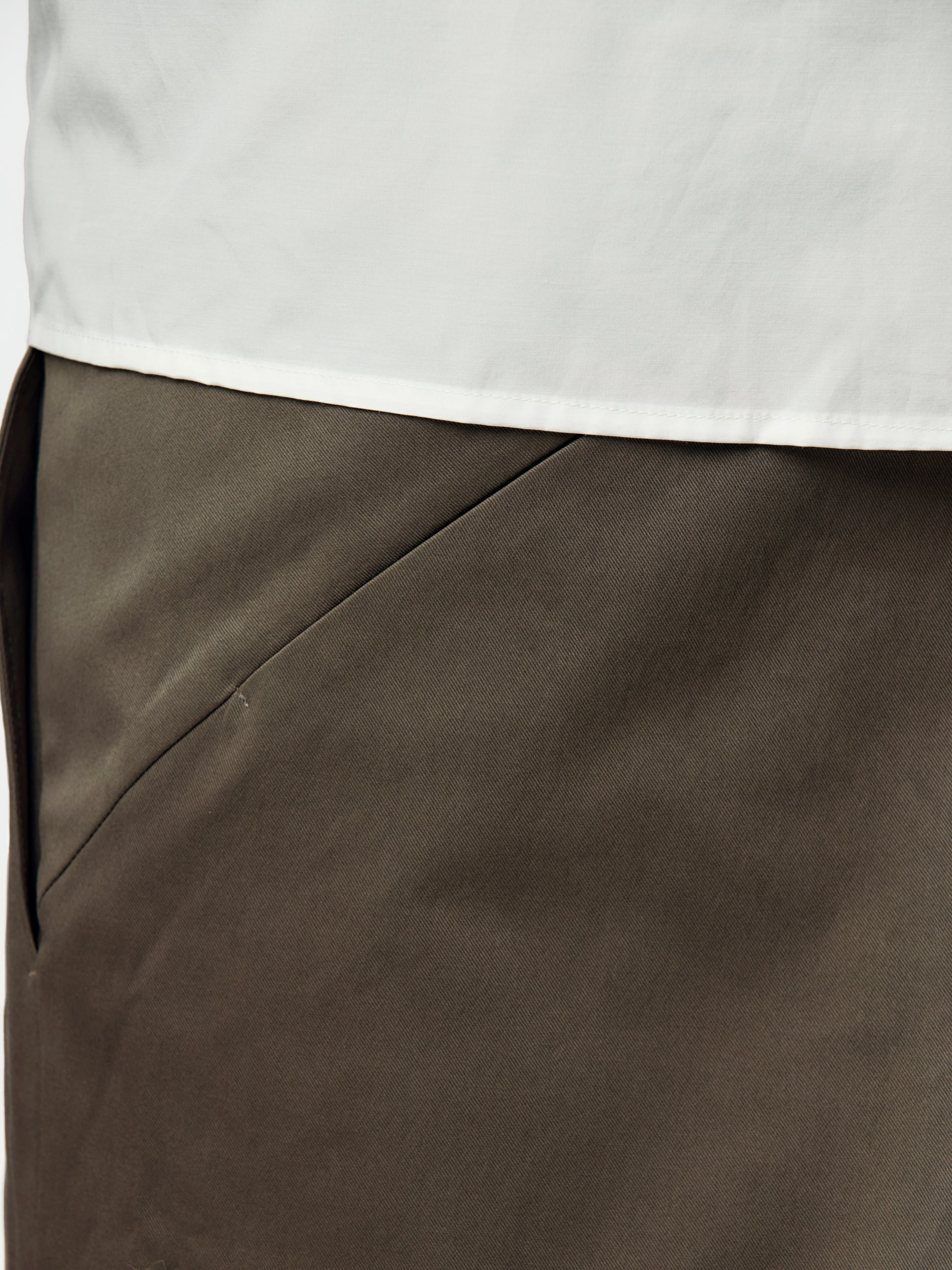 8.0 WOVEN TROUSERS RIGHT - 8