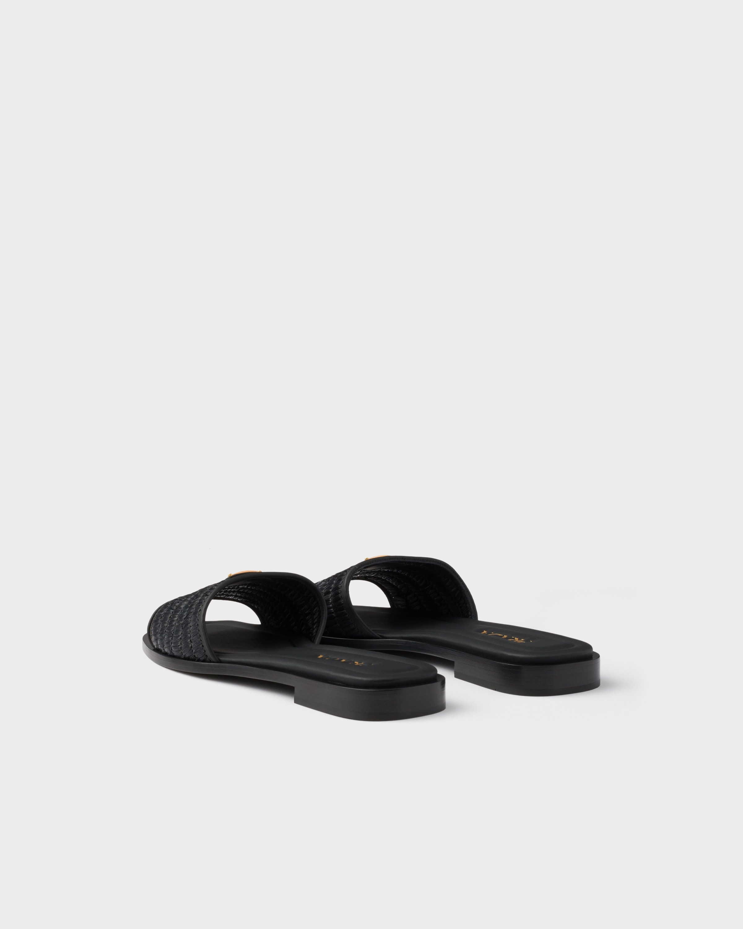 Leather slides with crochet details - 4
