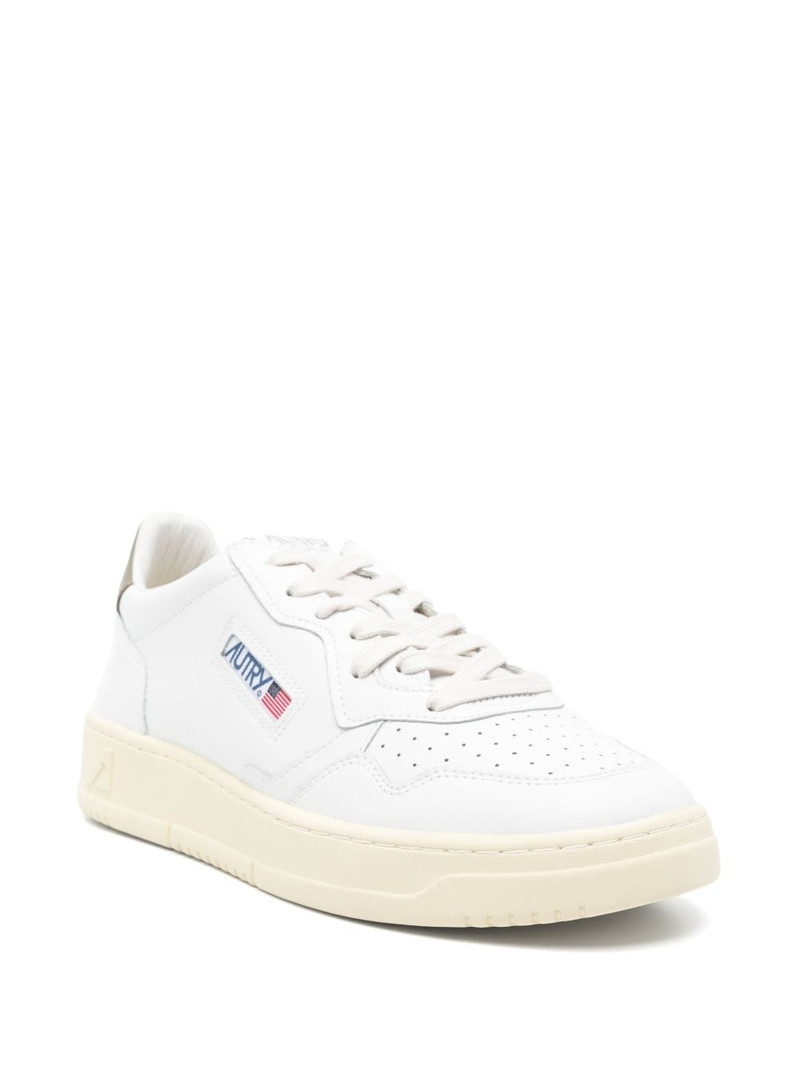 AUTRY Medalist sneakers outlook