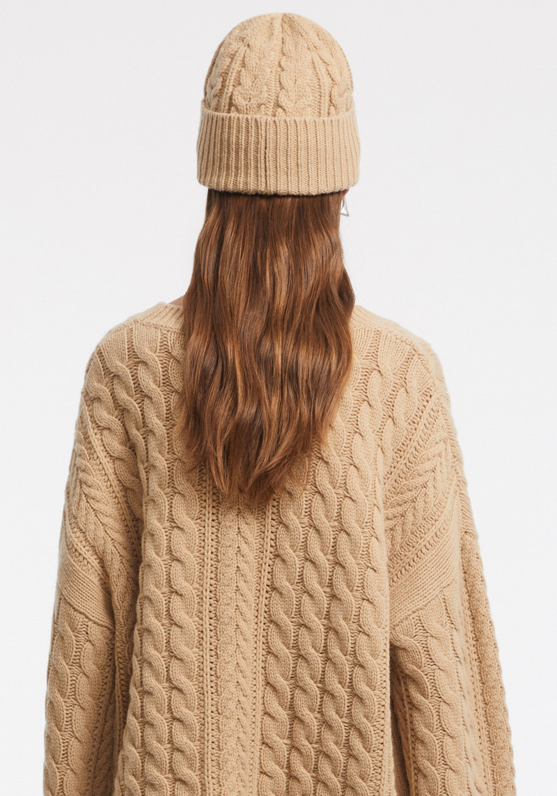 ALMA
Cable-knit merino beanie 1