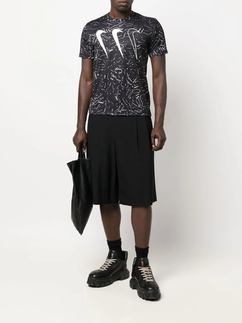 BLACK COMME des GARÇONS LOGO-PRINT SHORT-SLEEVE T-SHIRT outlook
