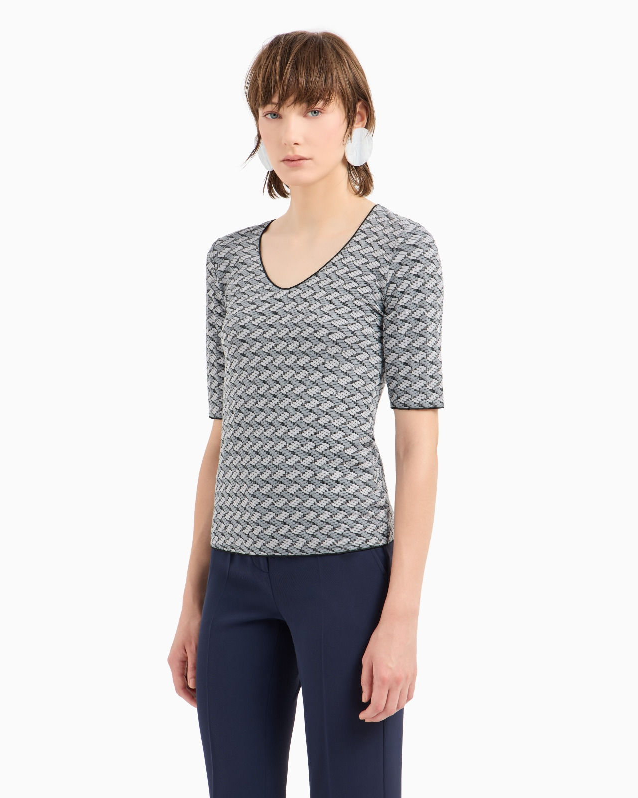 Short-sleeved V-neck jumper in embossed jacquard jersey - 2