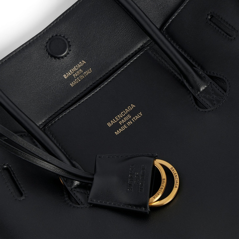 Women's Hampton Small Carry All Bag in Black 6