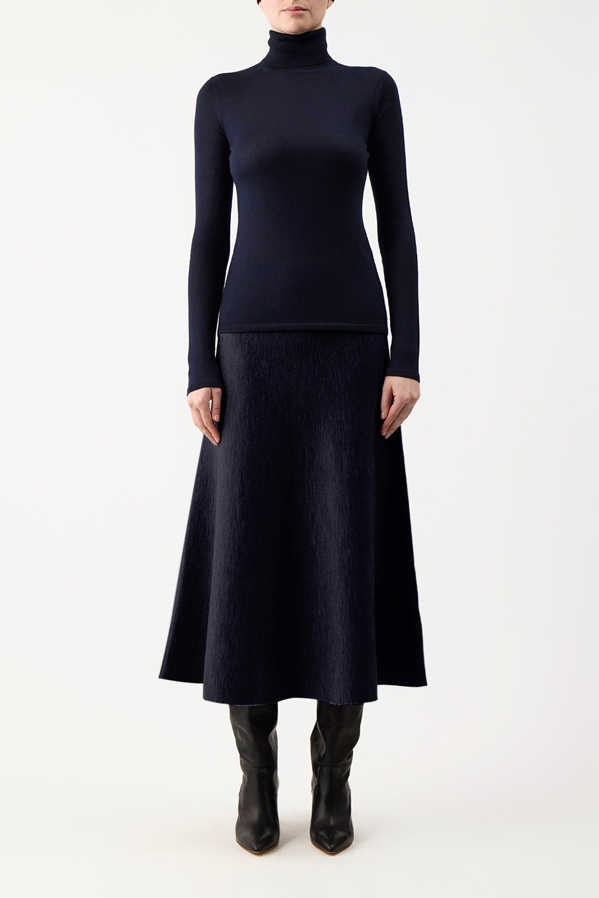 May Turtleneck in Dark Navy Cashmere Wool - 2