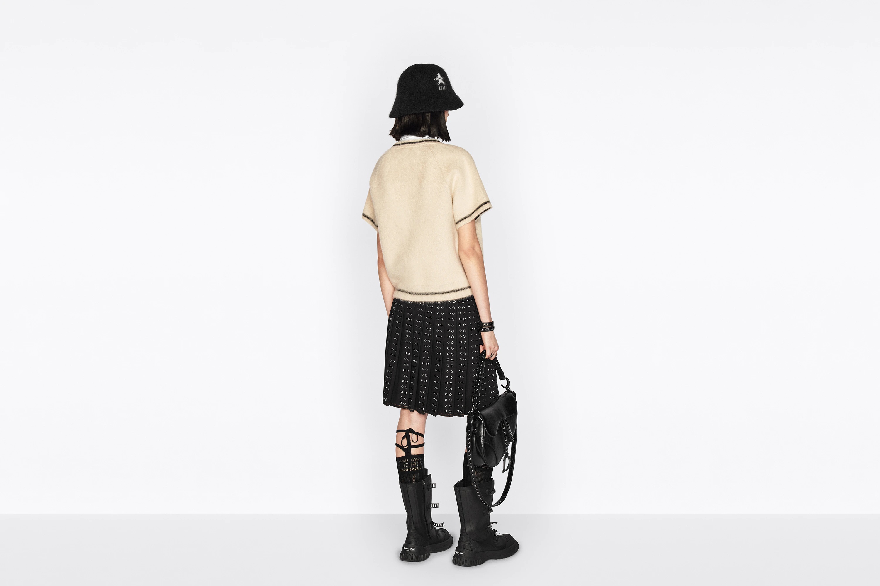 Short-Sleeved Sweater - 6