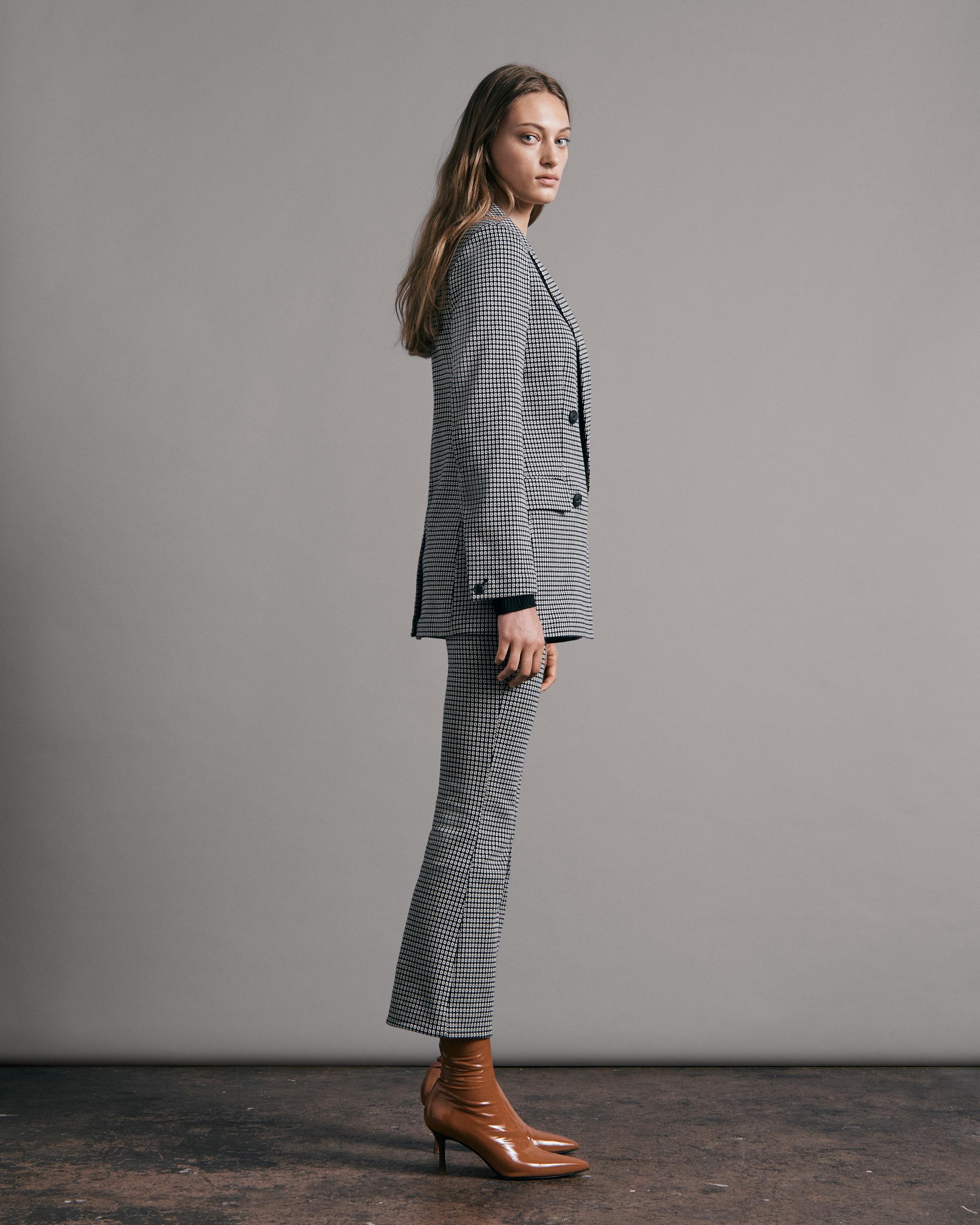 Andie Geo Cotton Blazer
Classic Fit Blazer - 4